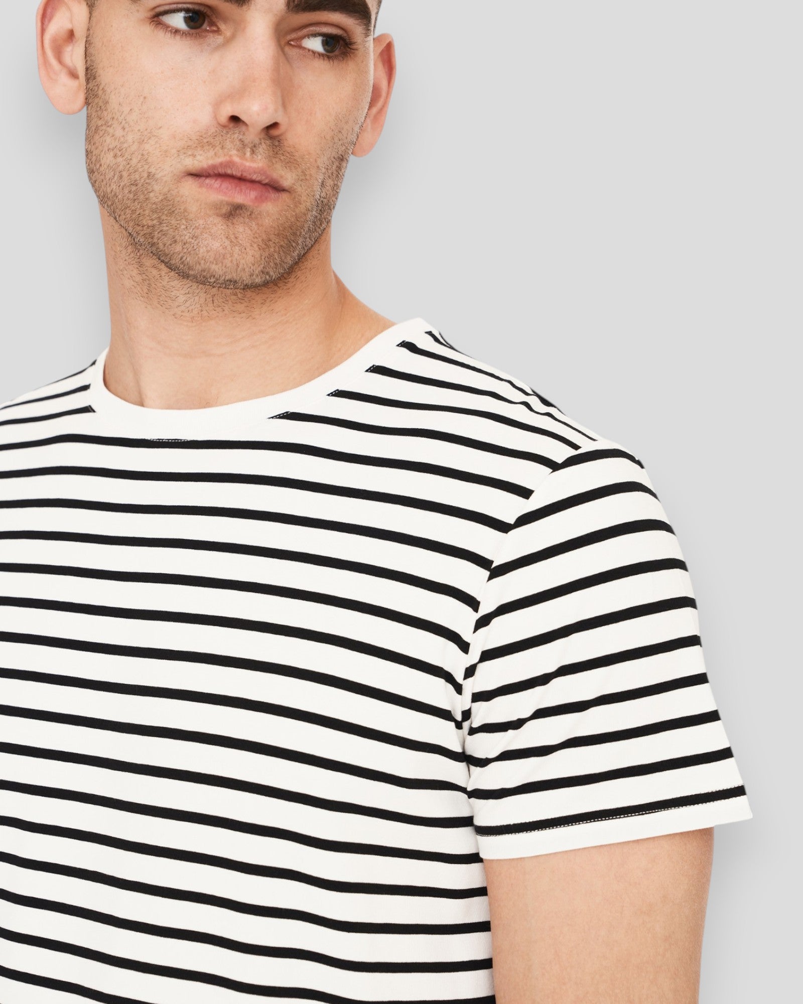 Resteröds Bamboo Tee - Black Stripes