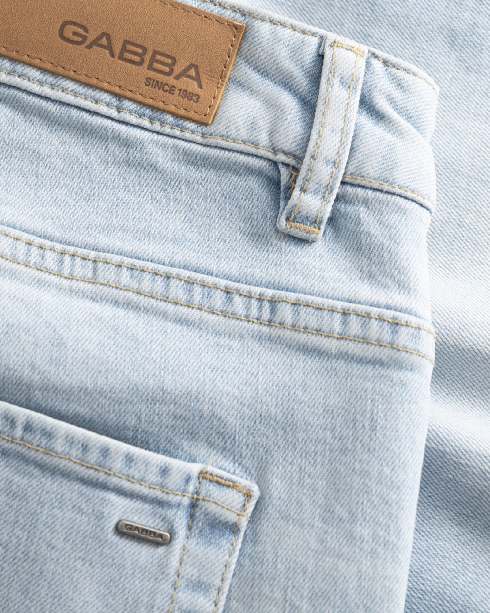 Markus Derby Shorts - Light Blue Denim