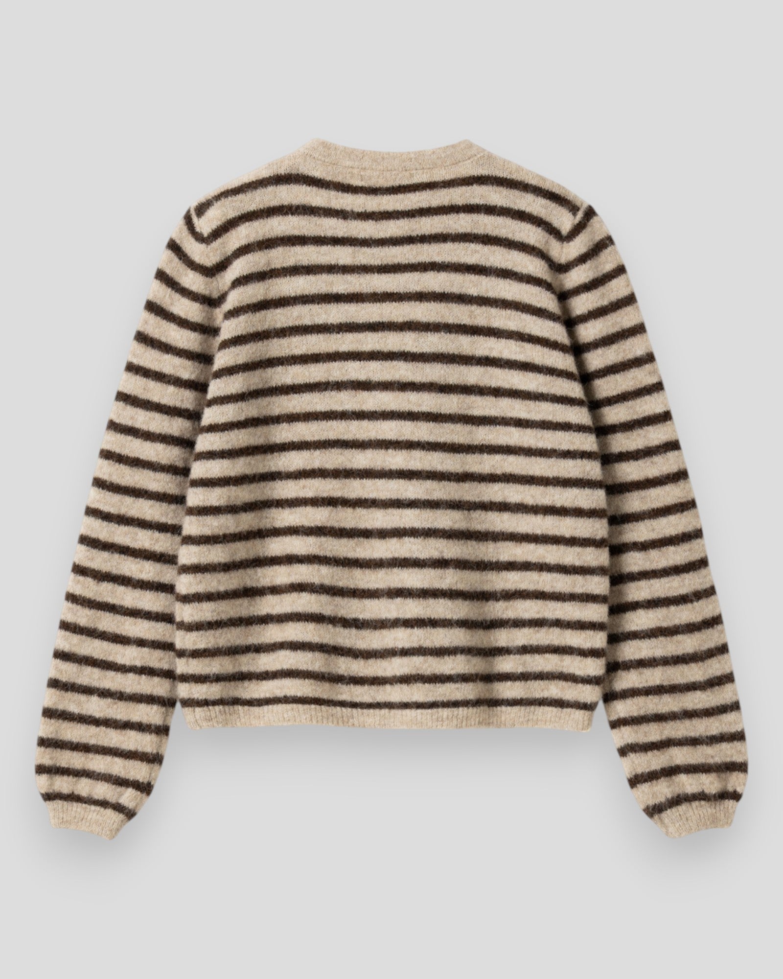 Noella kvindes strikket cardigan i brun sand stripe, blød og komfortabel med klassisk design og ribdetaljer.
