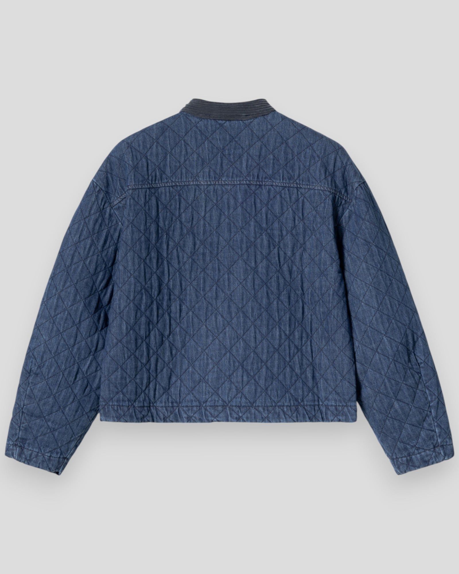 Damejakke fra Noella N-Lashonda i blå vask, vises med lynlås og lommer, afslappet stil og let denim-look.