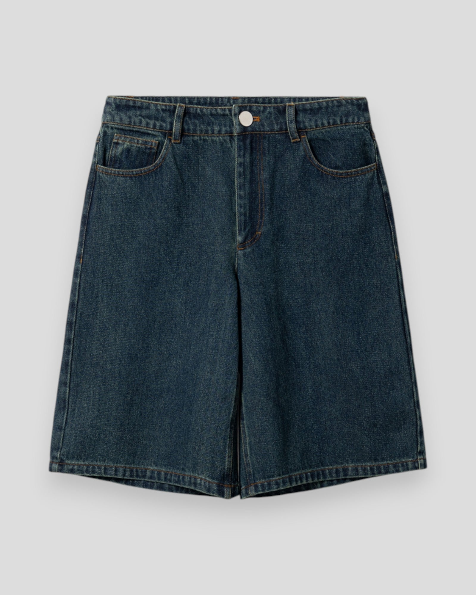 Dame shorts Noella N-Katy MW Jorts i vintage blå vask, denim med lommer og slidte detaljer.