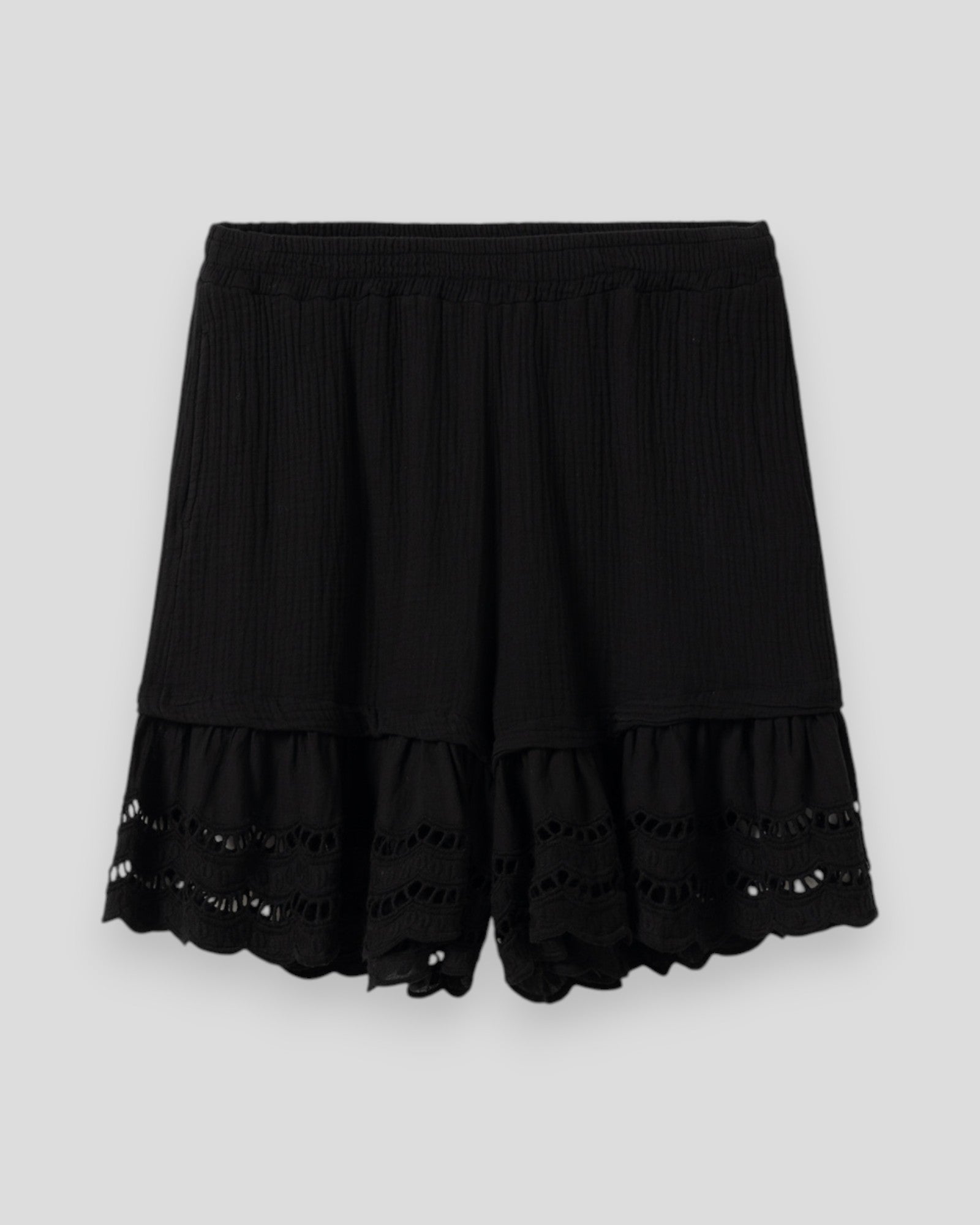 Sort N-Marlow shorts til kvinder fra Noella, afslappet nederdel med komfortabel pasform og moderne design.