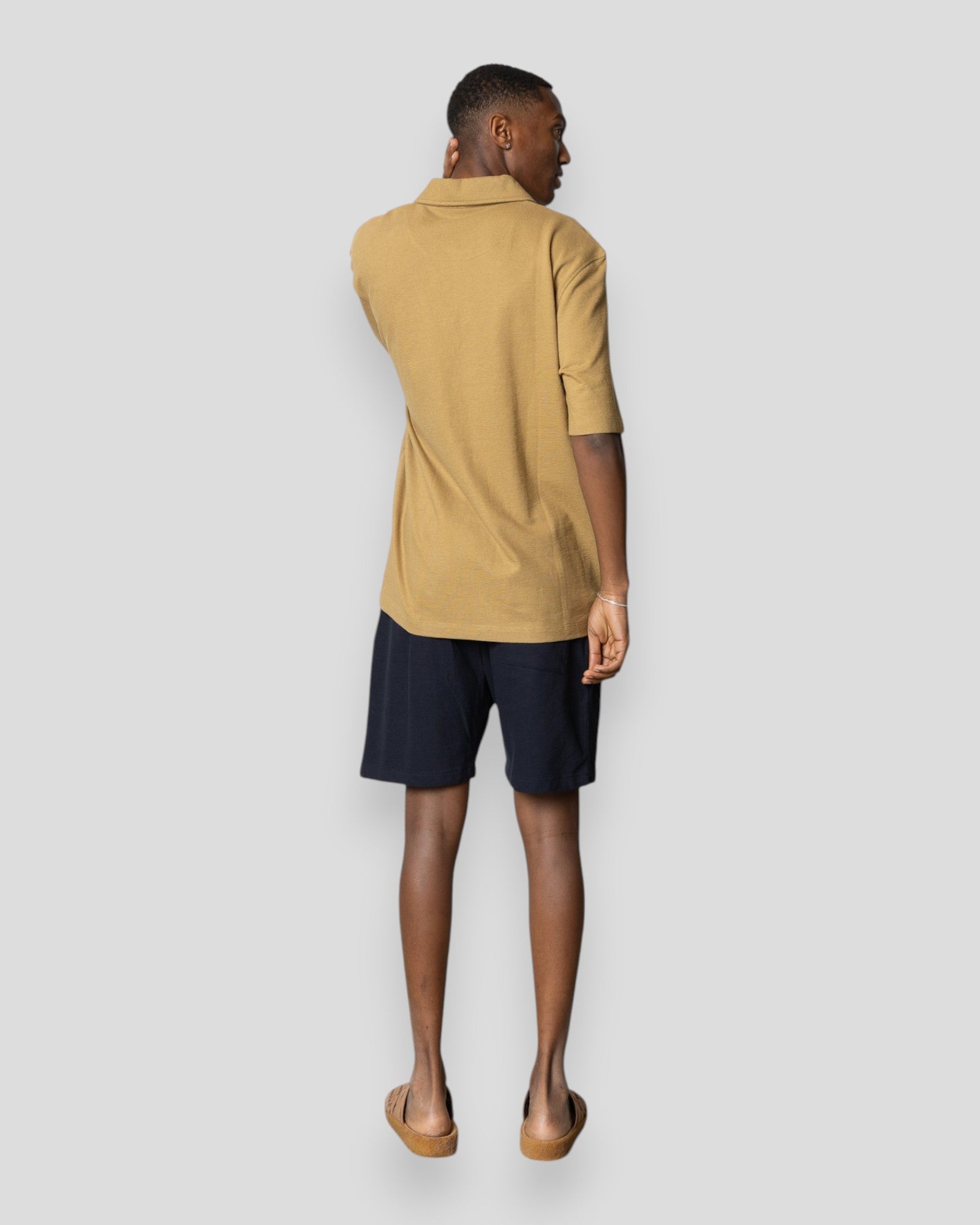 Danish: Calton strukturerede shorts fra Clean Cut Copenhagen i mørk navy, fremstillet i let stof med klassisk pasform.