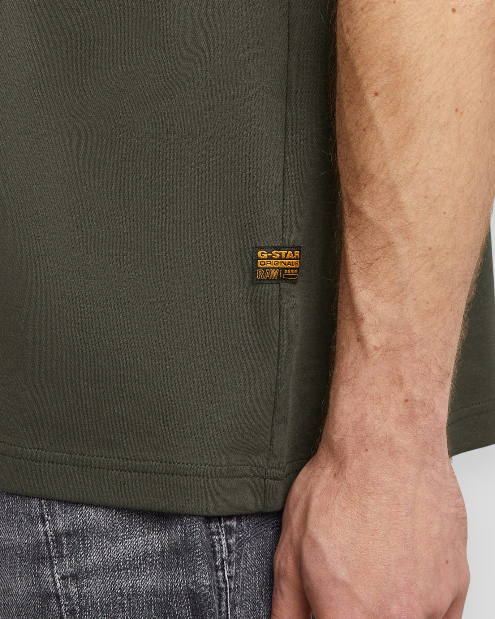 Chest Logo R Tee - Asfalt