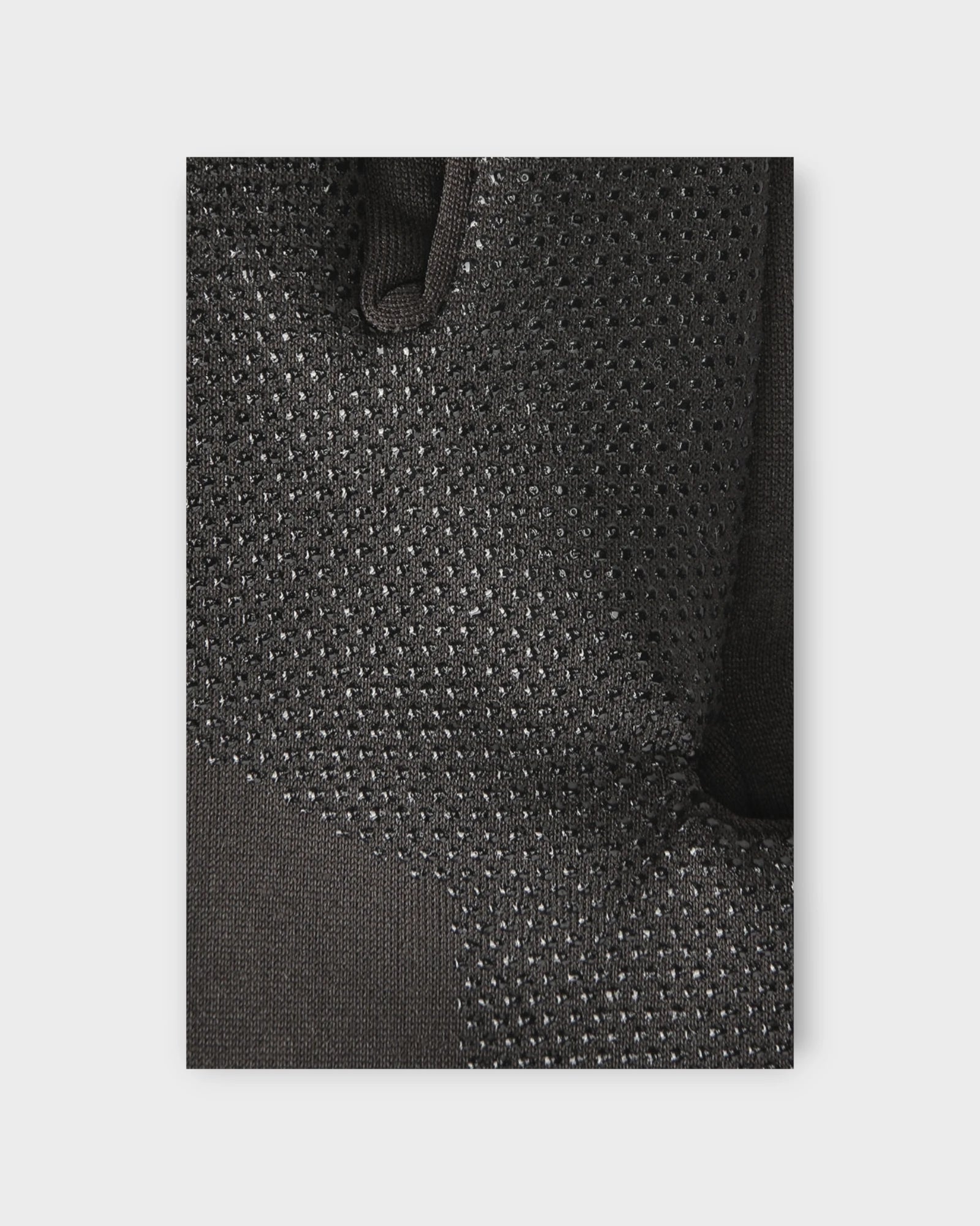 Dylan Tech Gloves Black - Sorte Vandafvisende Fat Moose Handsker til Mænd. Her ses detalje, med gribe knopper.
