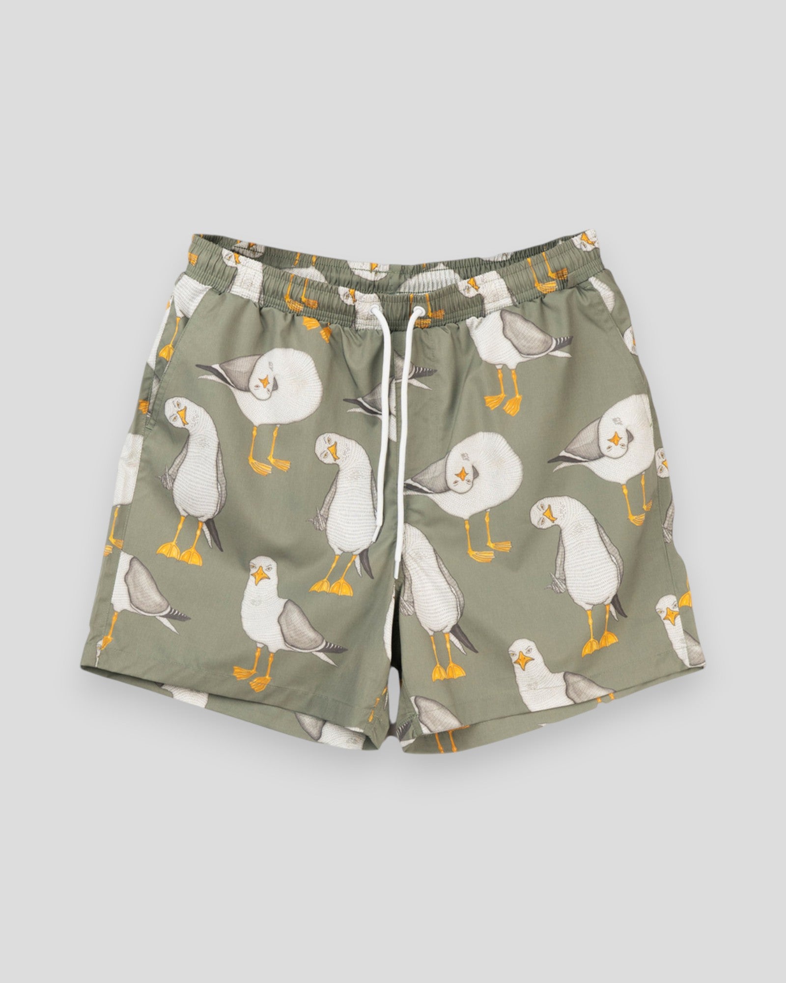 Lakor Flipping The Bird badetøj til mænd, blå og hvide svømmeshorts med fugleprint.