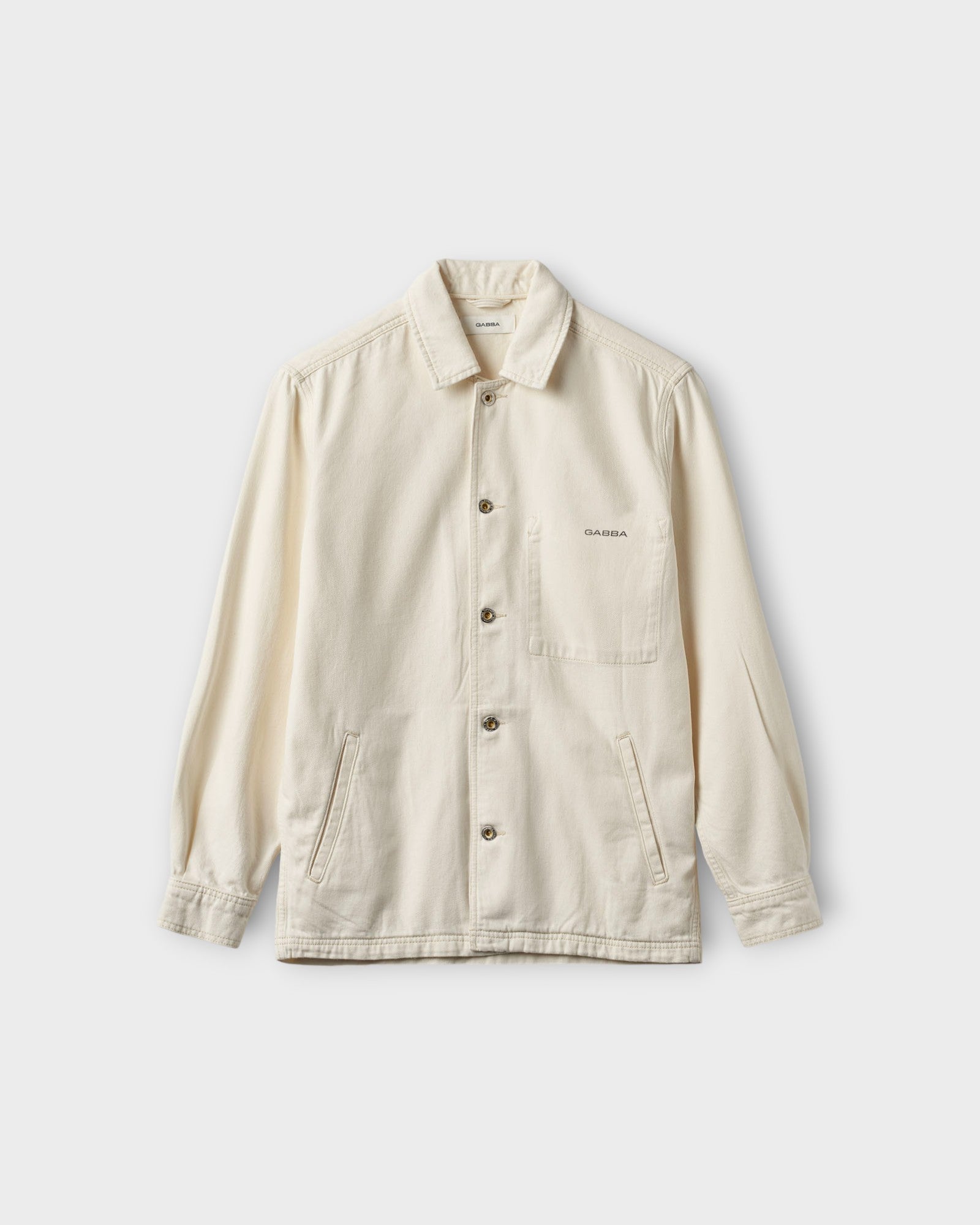 Rebel Ecru. Råhvid Gabba Herre Overshirt med knapper. Her set forfra.