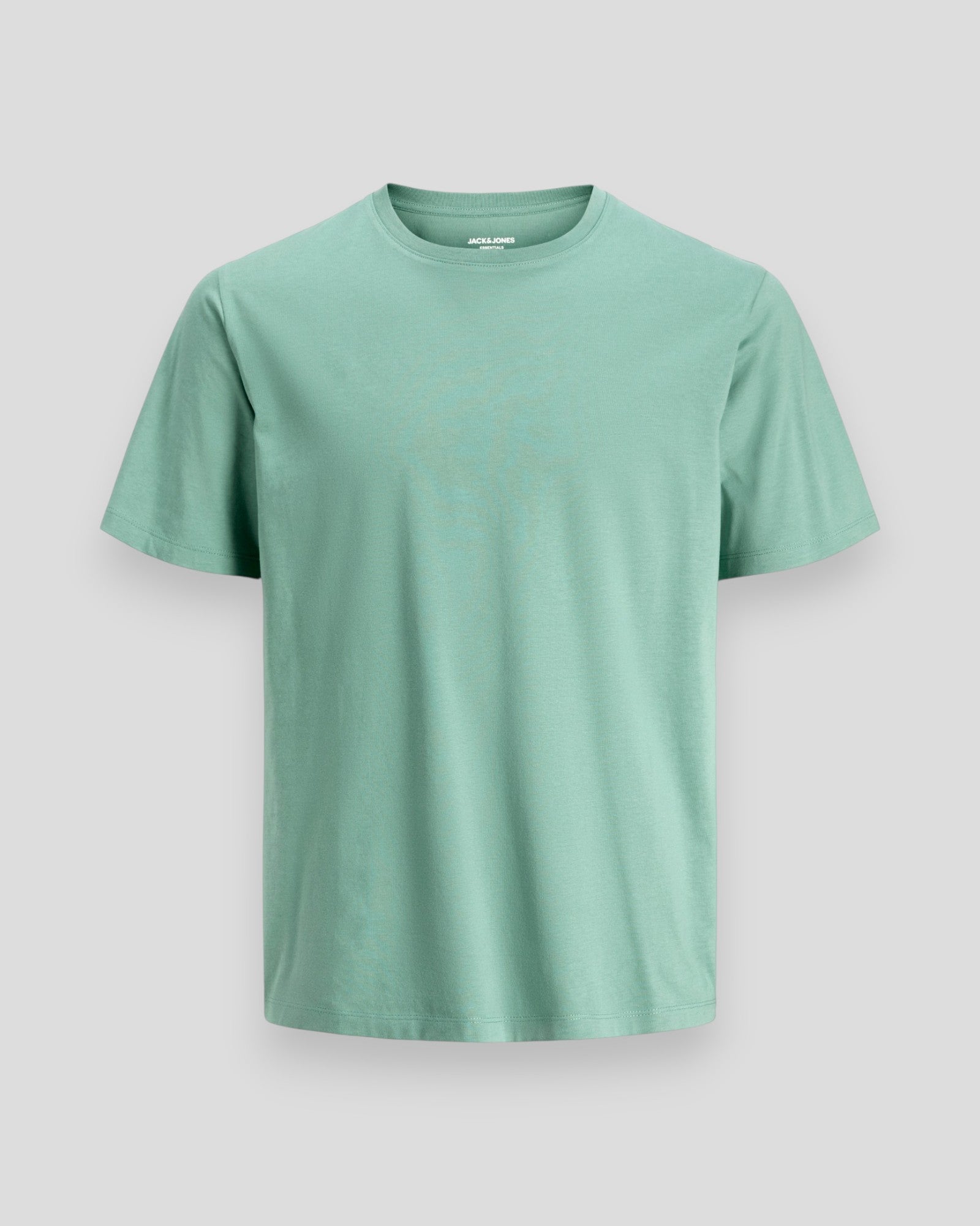 Organisk basic T-shirt fra Jack & Jones i mineralblå med O-neck, afslappet pasform, foran på billedet.
