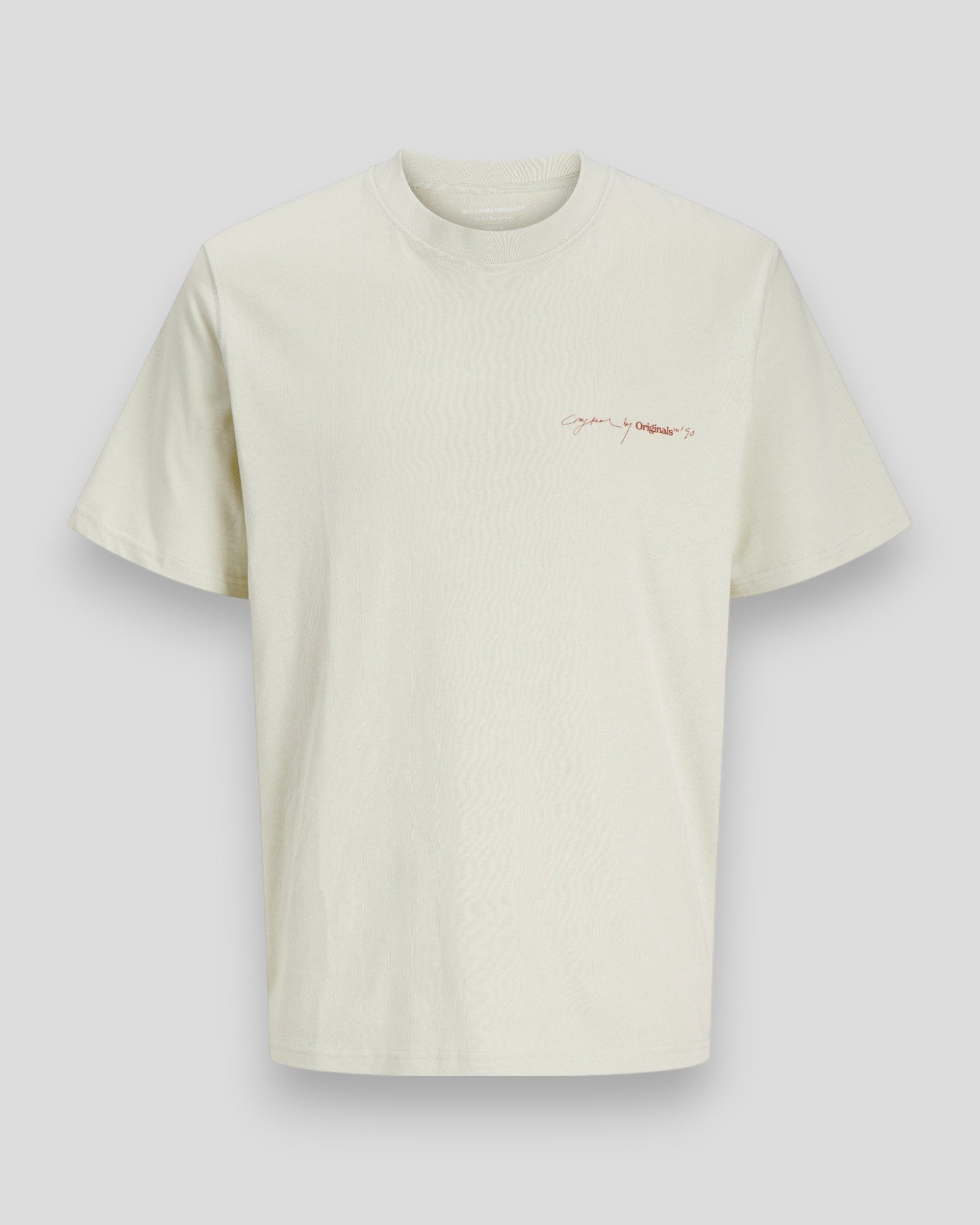 Oversized T-shirt fra Jack And Jones med backprint. Perfekt til den modebevidste mænd. Her set forfra.