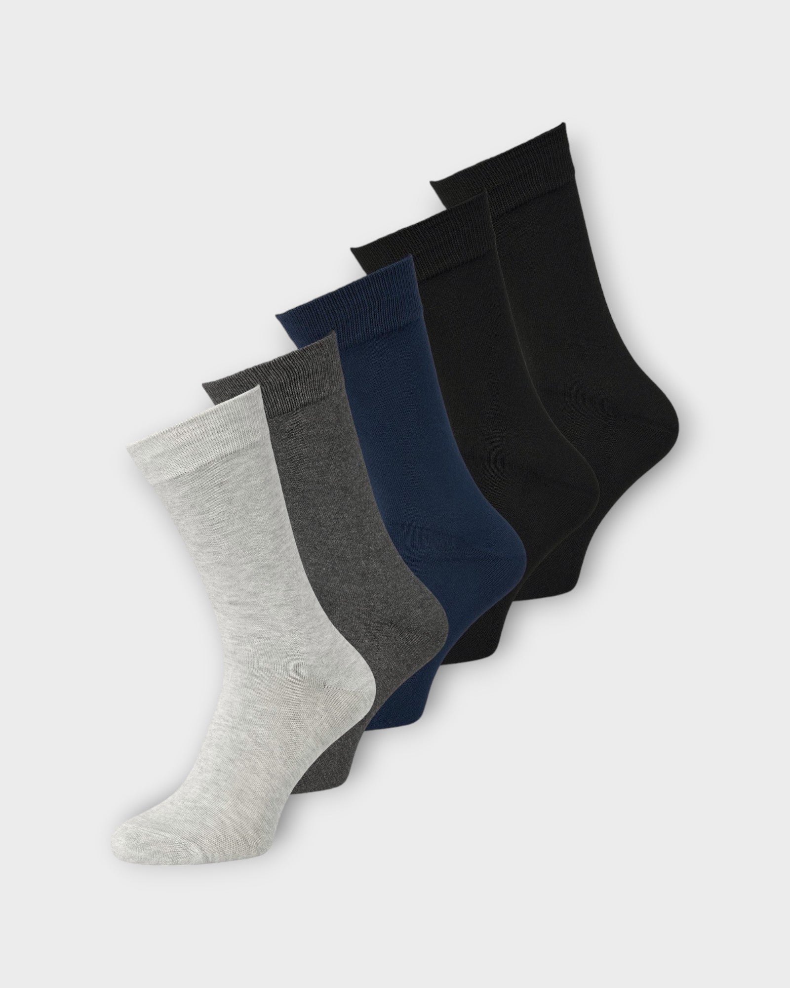 Basic Bamboo Strømper 10 Pack Multi fra Jack and Jones. 10 pak Bambus Sokker til mænd i sort, navy blå, og grå. Her set forfra.