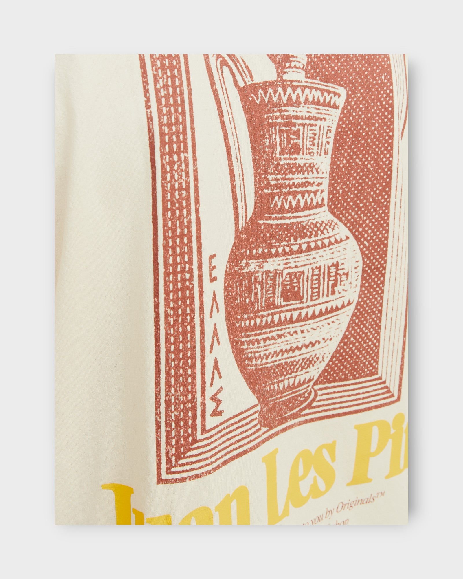 Milos Tee SS Crew Neck Buttercream. Råhvid Jack & Jones Back Print T-shirt. Her ses closeup af printet.