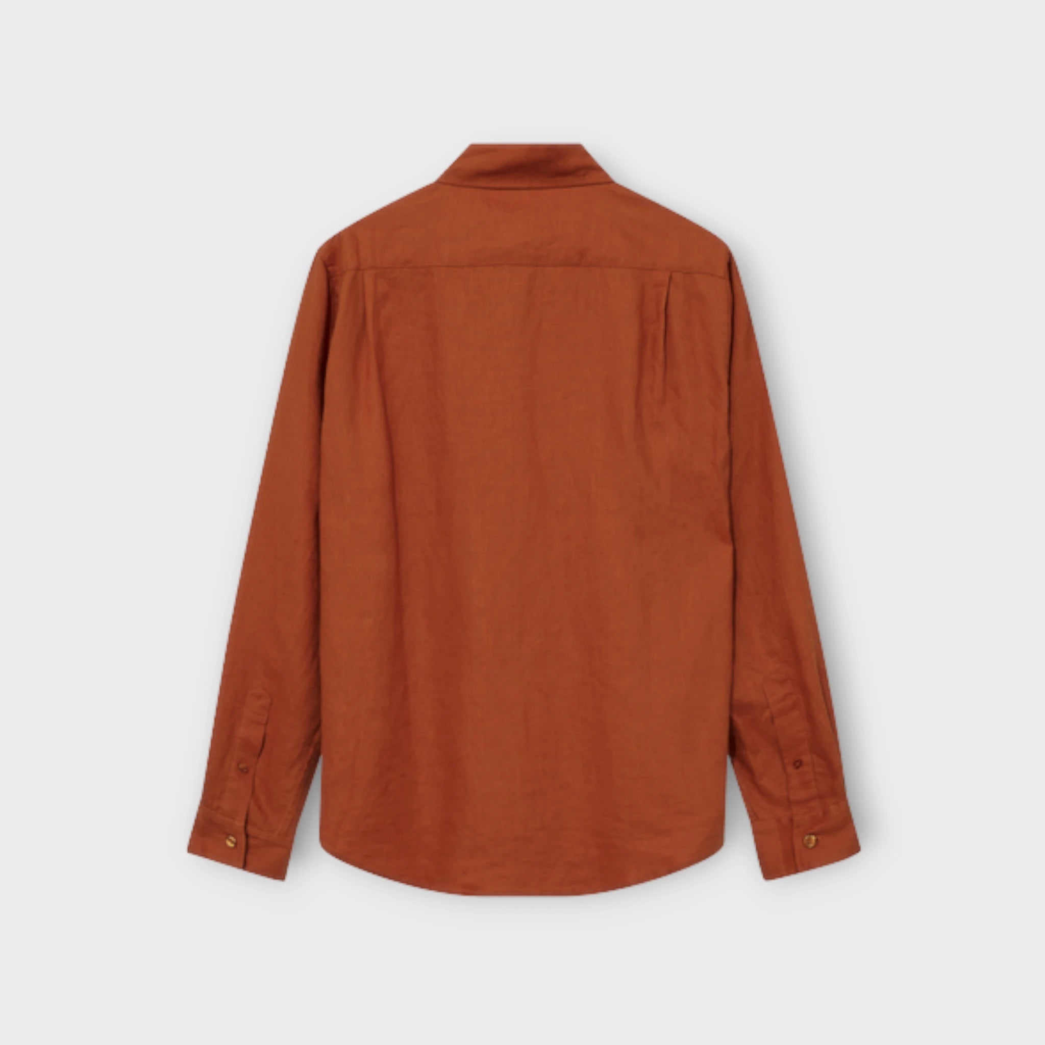 Mos Mosh Gallery Theo Linen Shirt Sun Orange, en super flot orange hørskjorte til mænd. Her set bagfra.