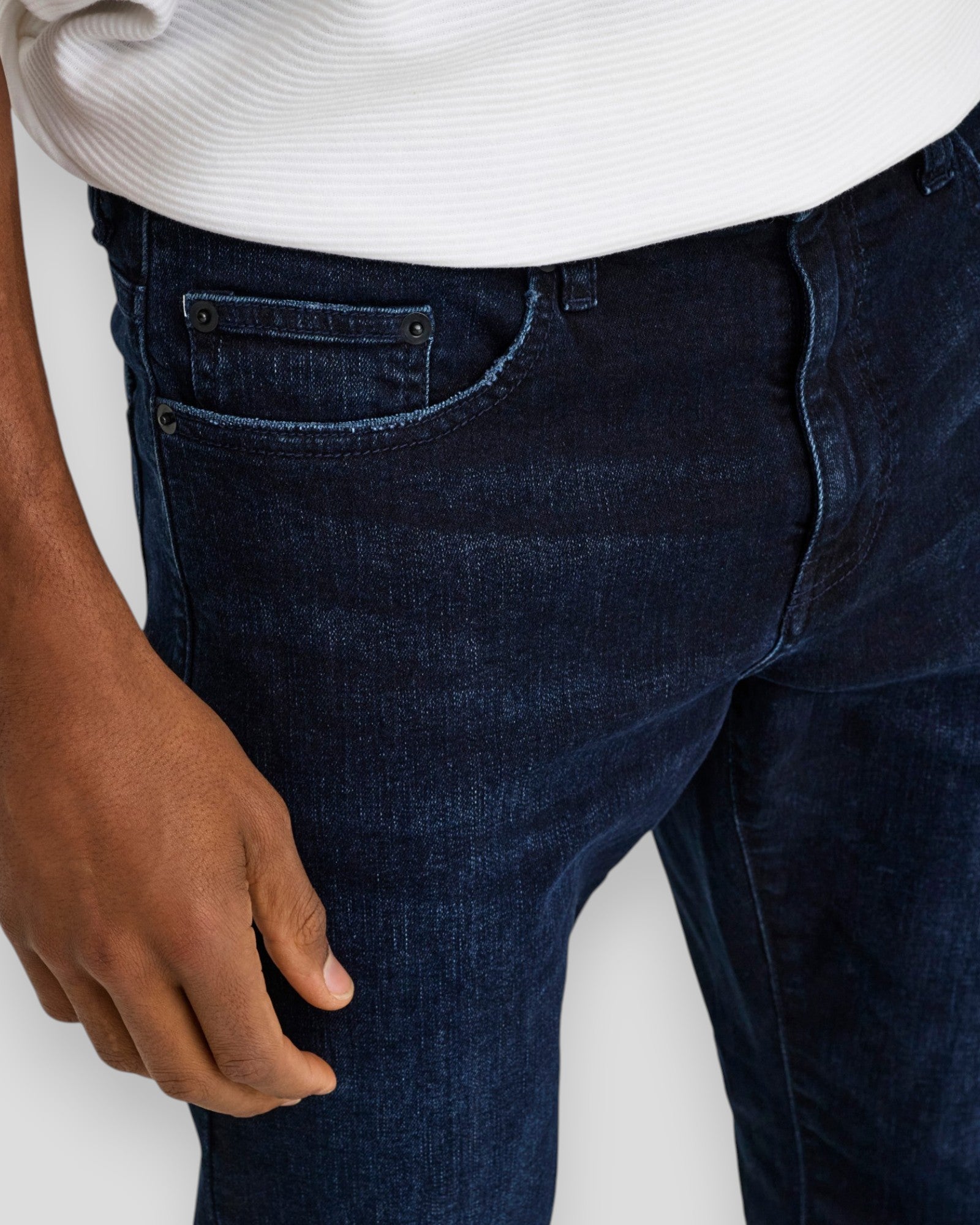 ONLY & SONS blå sort denimjeans i vævning med klassisk pasform og synlige syninger, velegnet til hverdagsbrug