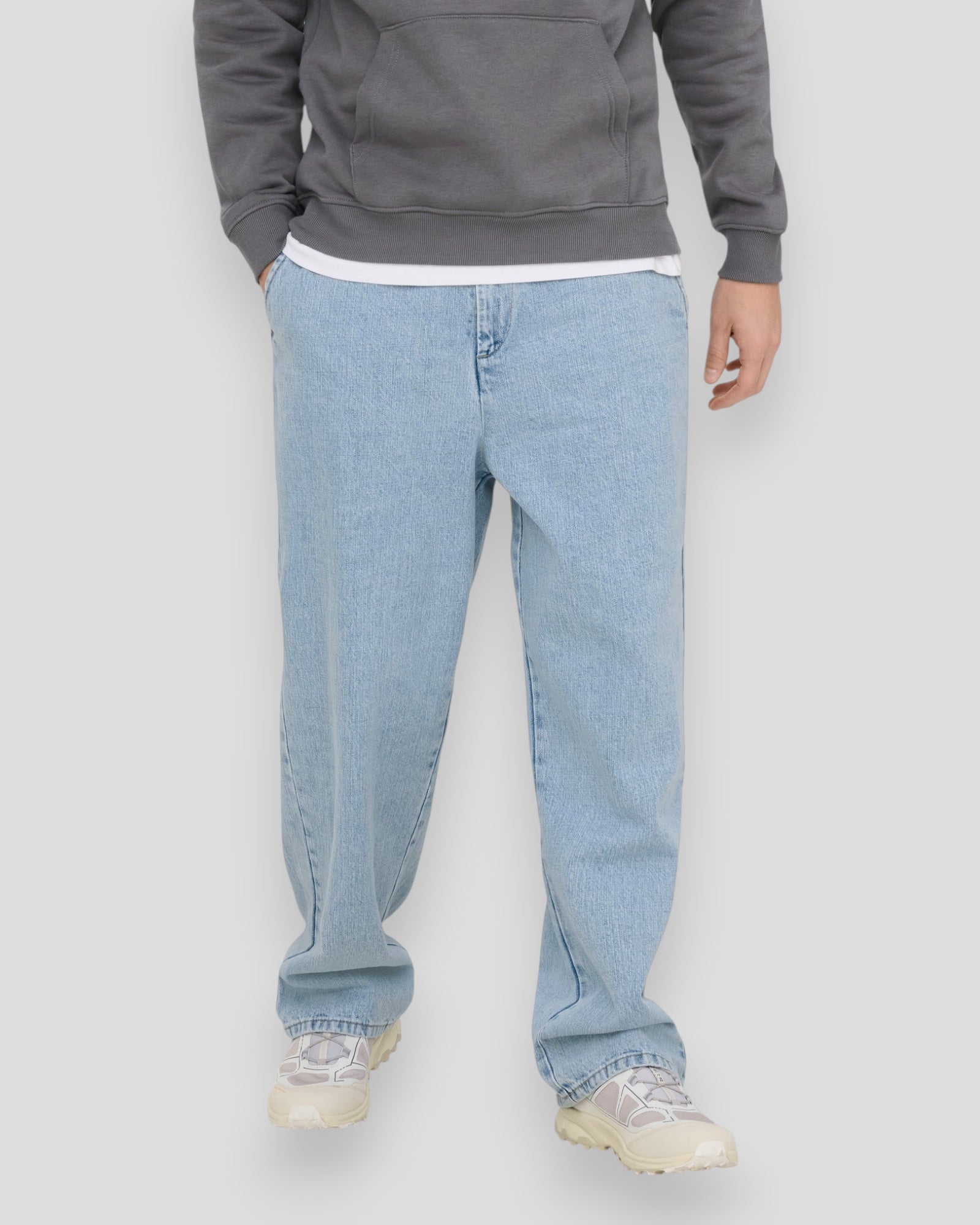 Light blue denim Dani Wide Crop LB 5436 PIM jeans by ONLY & SONS, showcasing a cropped fit and classic denim texture.