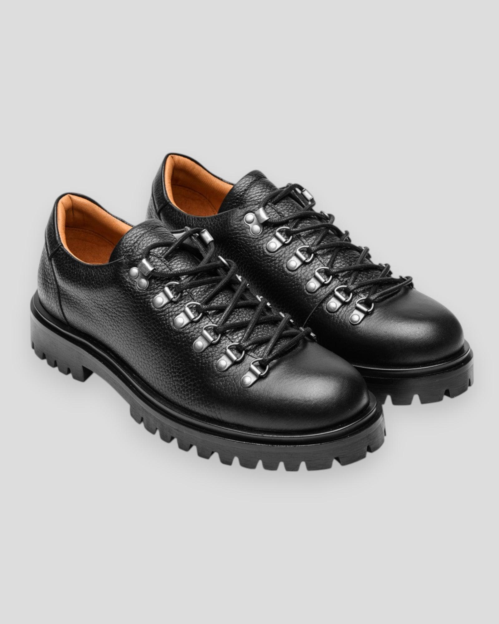 Willach - Black Tumbled Leather