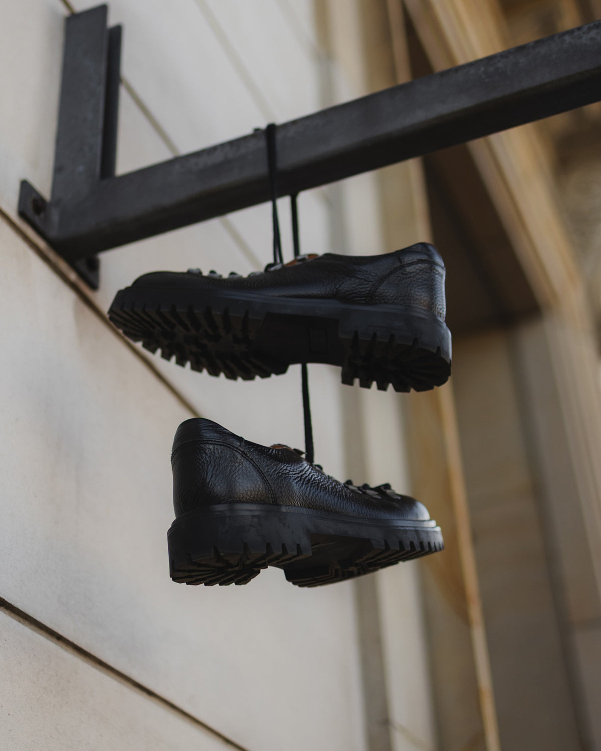 Willach - Black Tumbled Leather