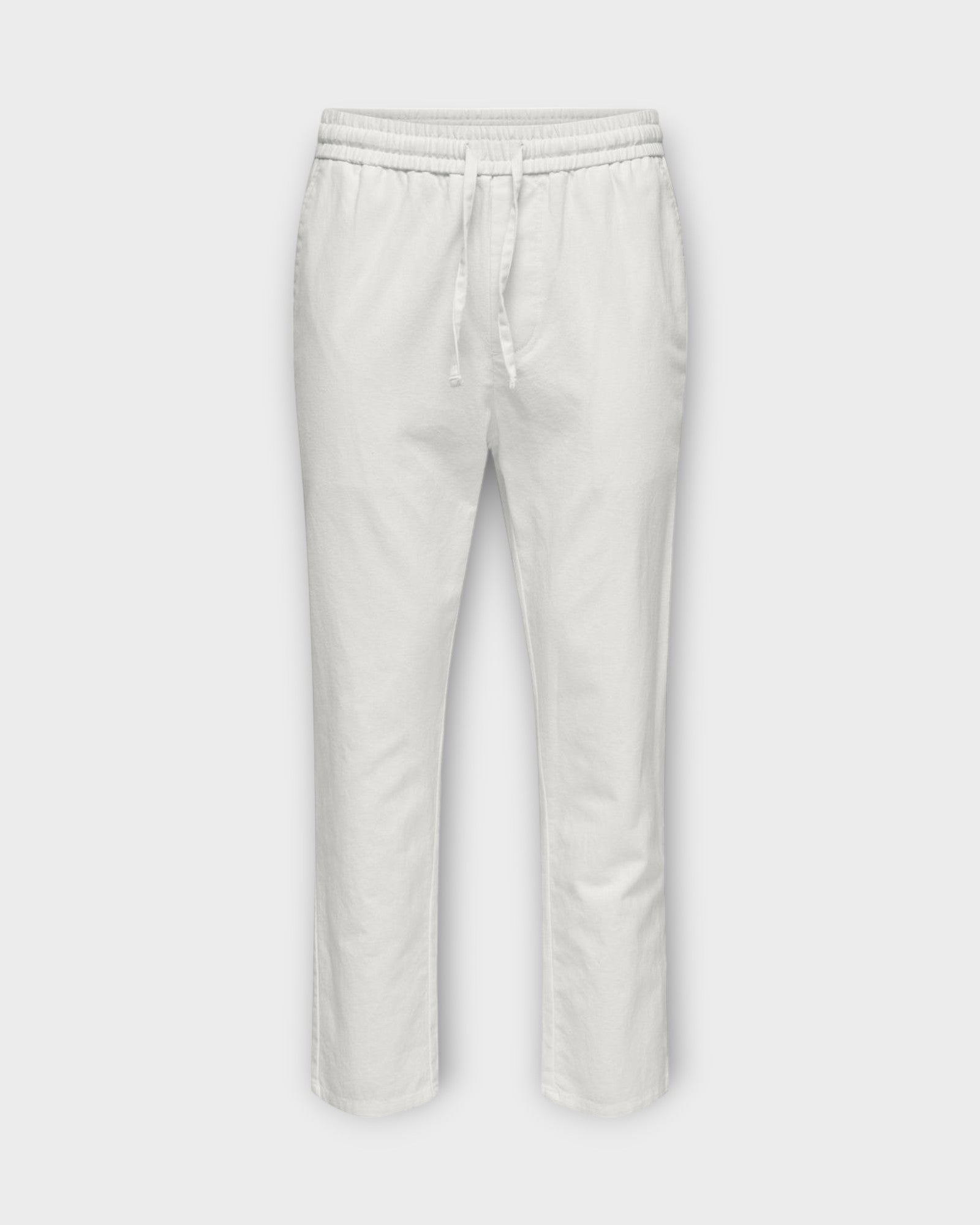Linus Crop Lin Pants Bright White fra Only and Sons. Hvide Hørbukser til Mænd med snører i livet. Her set forfra.