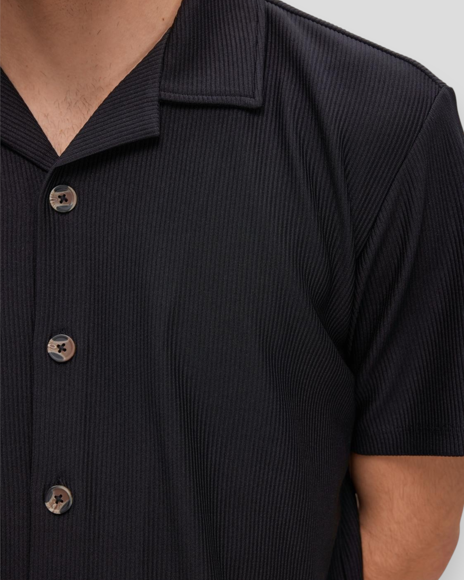 Loose Plisse Resort SS Shirt - Black