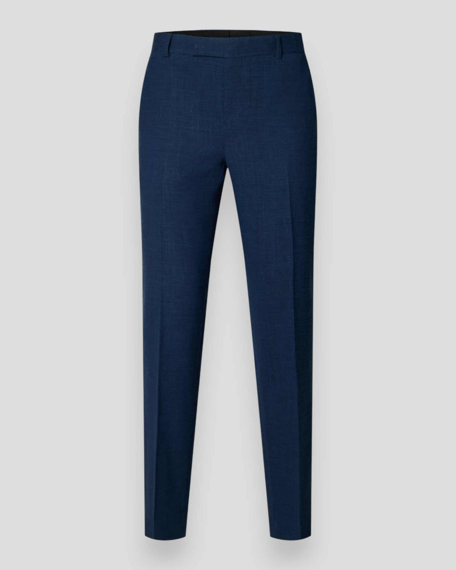 Slim Oasis linnebukser fra Selected i mørk navy, vises med en afslappet pasform og fine syninger.