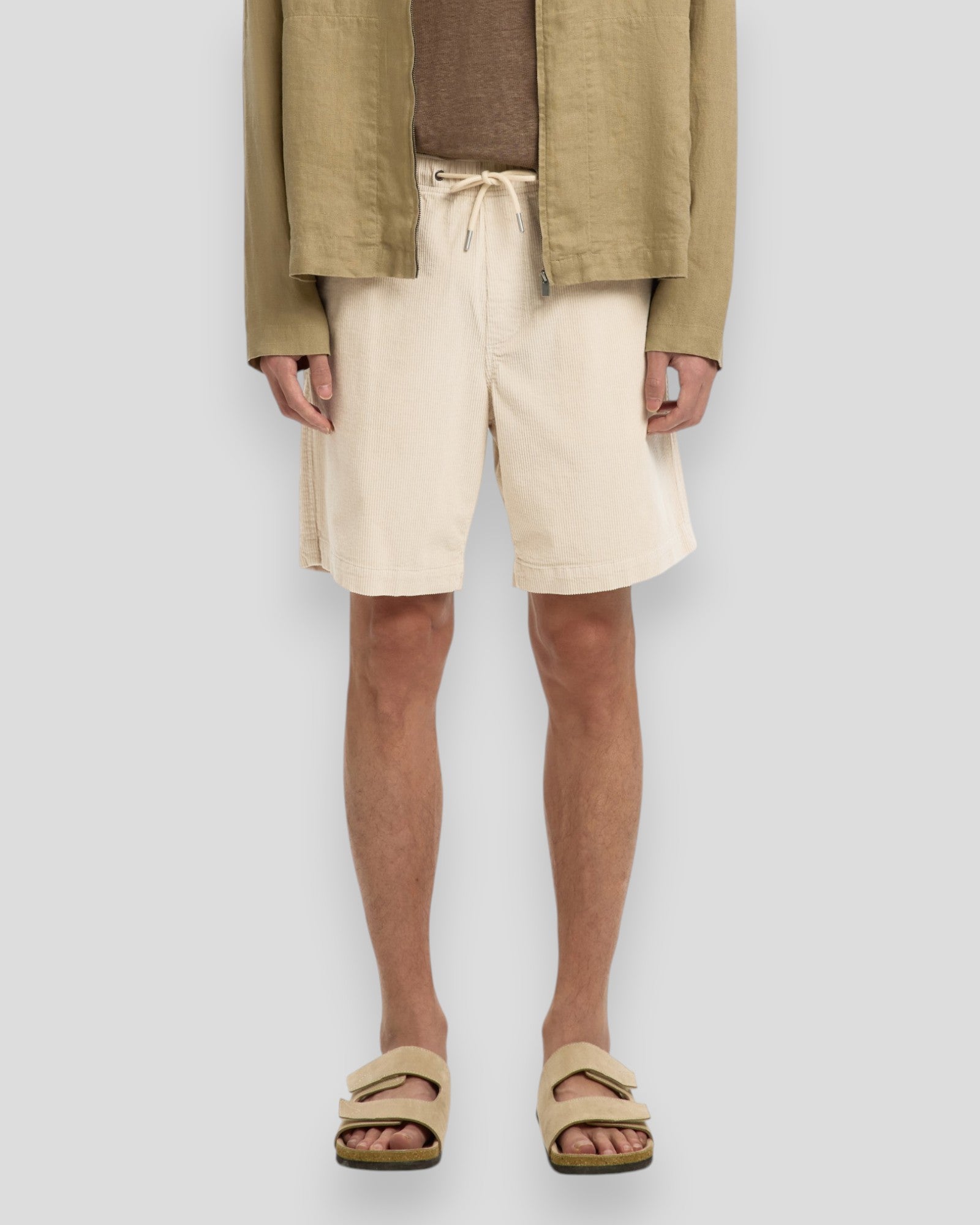 Men's Regular Jace Corduroy Shorts in fog color, casual shorts from Selected with a comfortable fit and textured fabric.