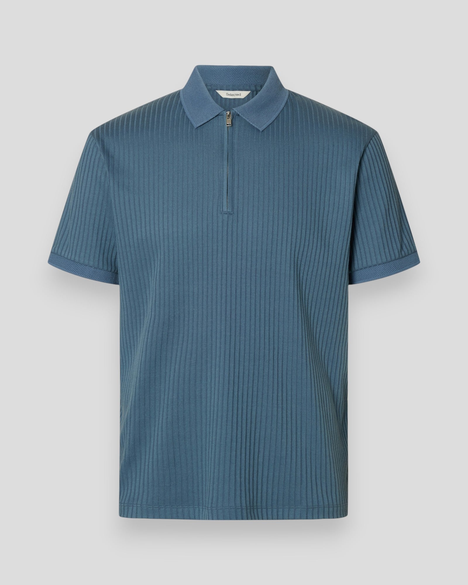 Mænds blå Selected Fave Structure SS Polo i let tekstureret stof, afslappet pasform og klassisk krave, vises i billedet.