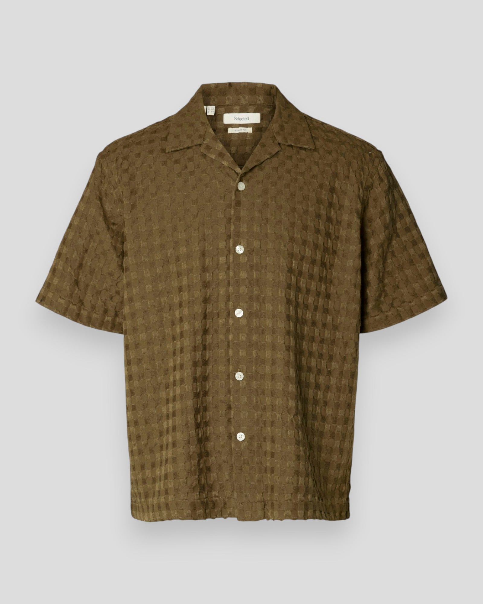 Mænds Selected Relax Monty Texture SS skjorte i chokoladechips tekstur, afslappet pasform og blødt stof.
