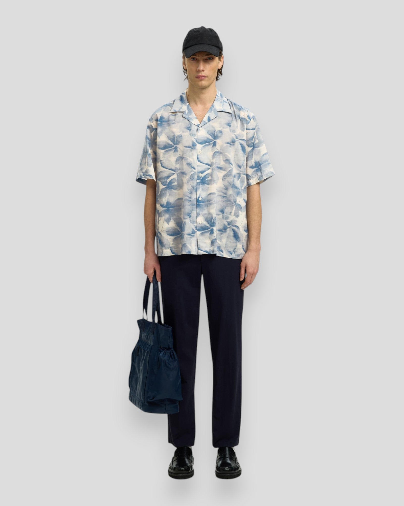 Selected Casper-Air Relaxed Mix SS Shirt in Blue Mirage Leaves with a casual fit and tropical leaf pattern.