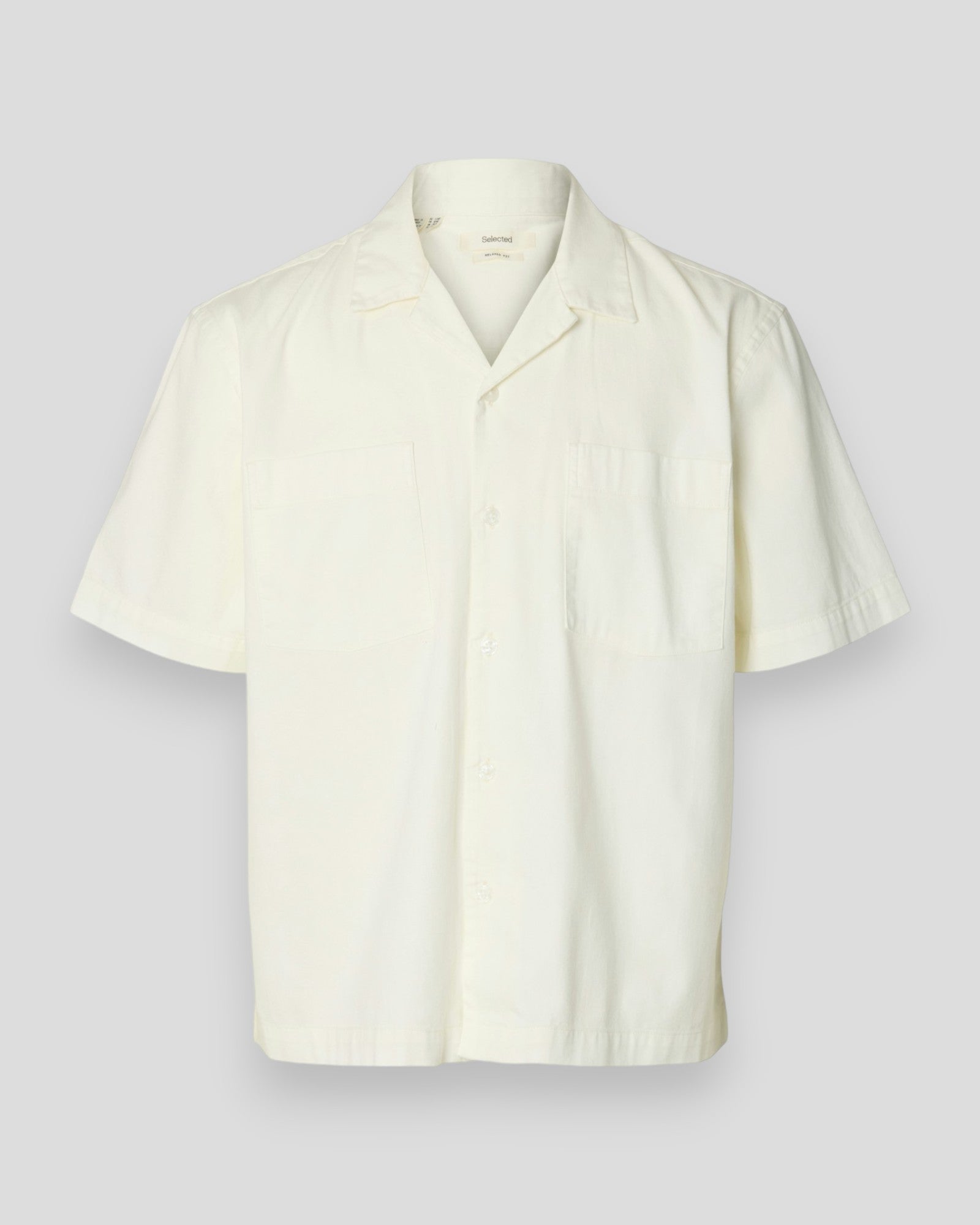 Mænds Selected Relax Carlo Denim SS skjorte i ecru med klassisk krave og knapper foran, casual denim stof.
