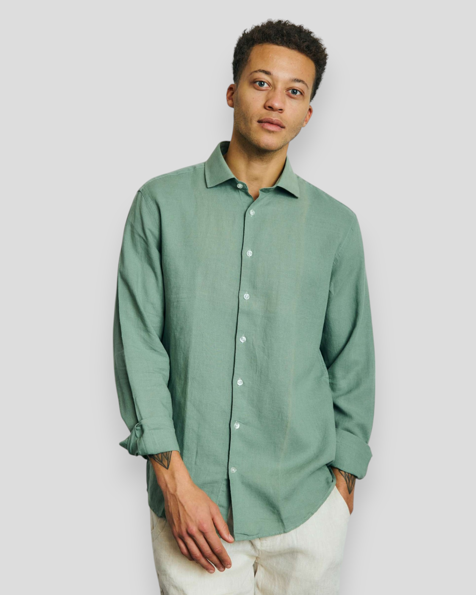 Antonelli Linen Casual Modern Fit Shirt i grøn – stilren skjorte fra Bruun og Stengade i 74% hør