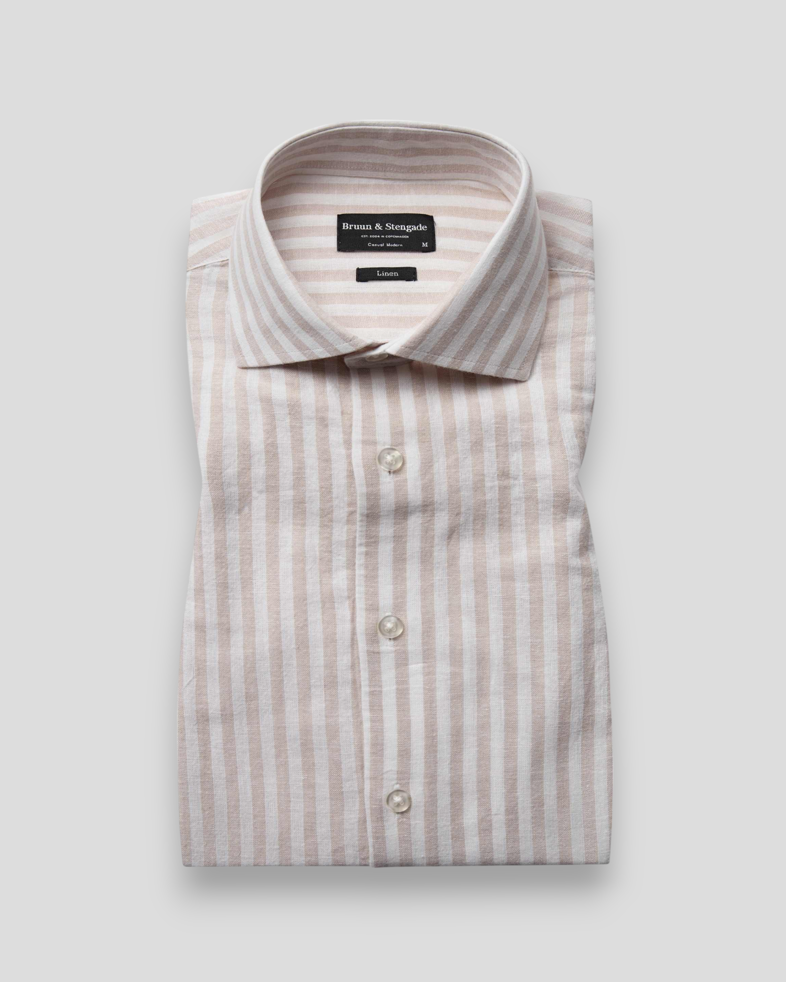 Bruun & Stengade O'Sullivan hørskjorte i sand/white – let og åndbar skjorte, ideel til sommer og afslappet stil.