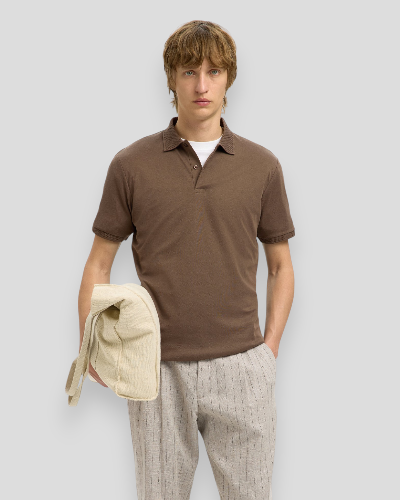 Morel farvet herrepolo med knaplukning og afslappet look