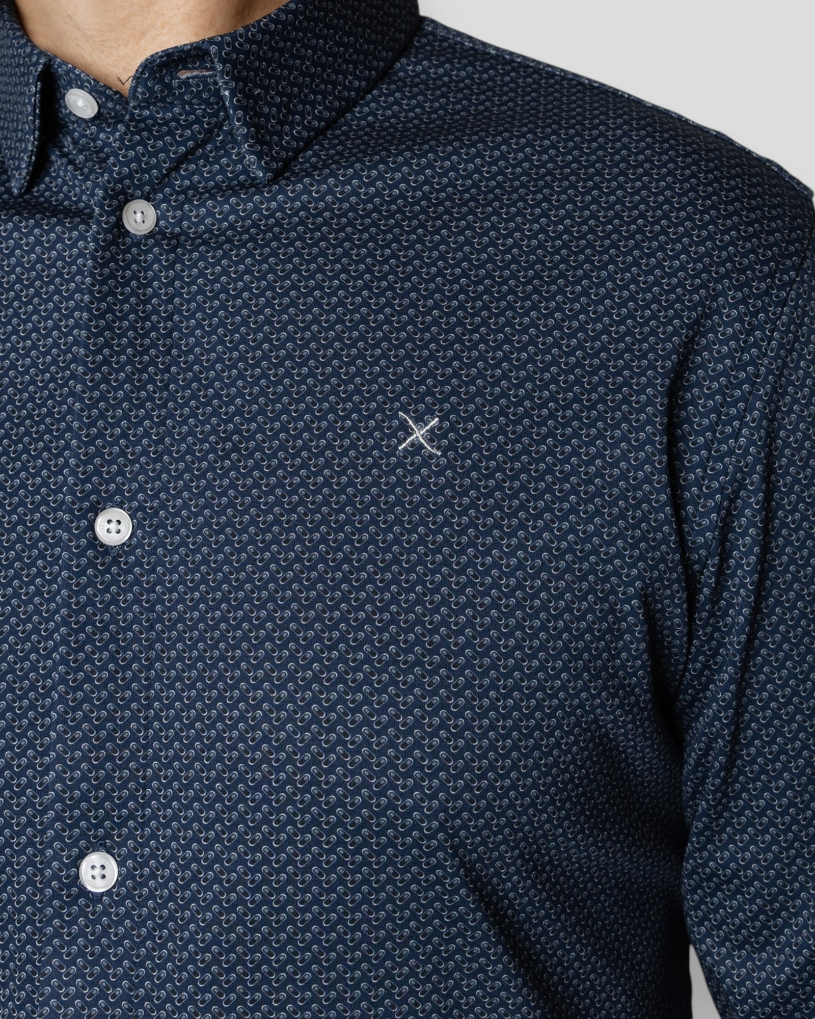 Clean Cut Copenhagen Clean Formal AOP Stretch Shirt i Navy – stilfuld og komfortabel skjorte, perfekt til både hverdag og fest.