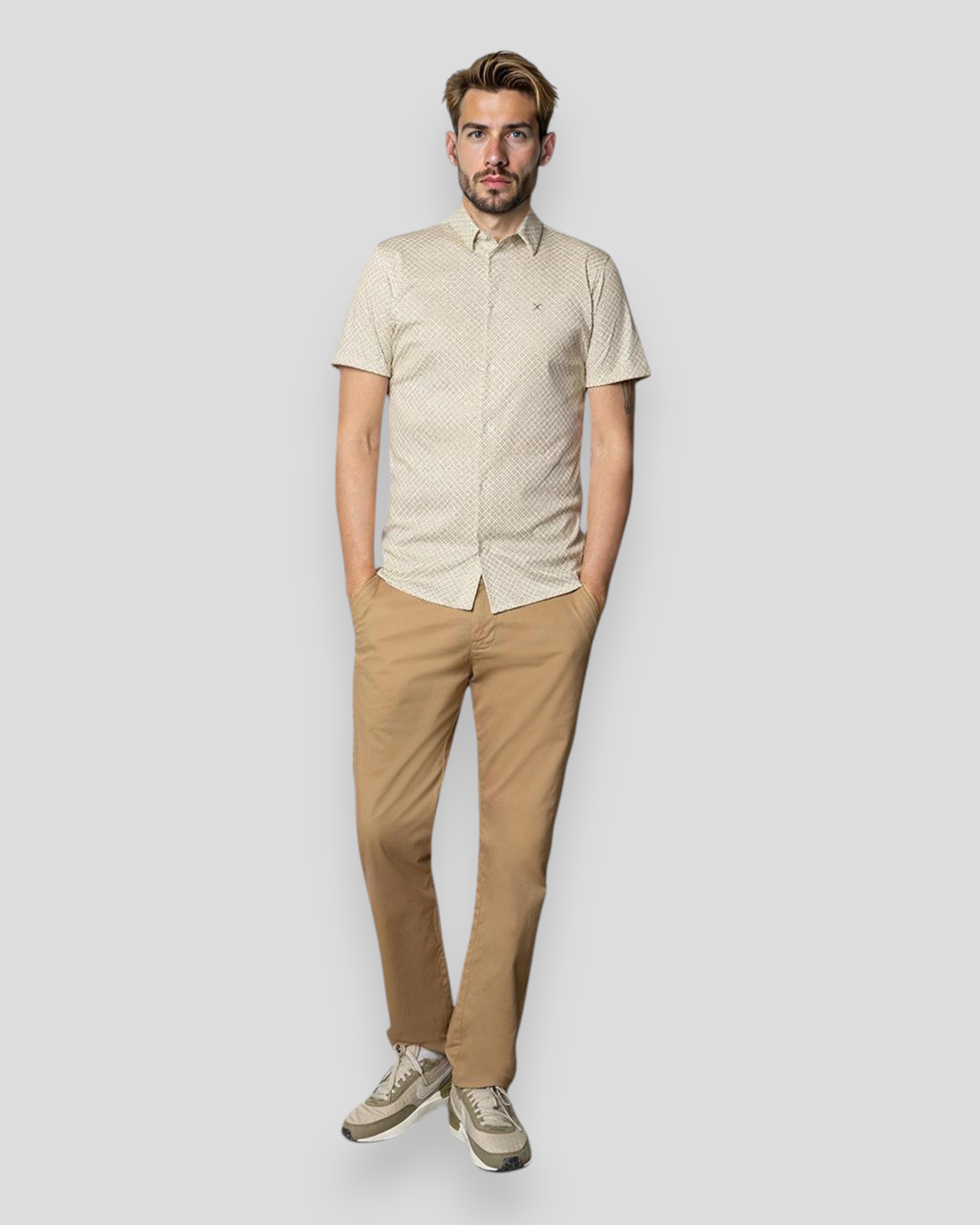 Clean Formal AOP Stretch Shirt fra Clean Cut Copenhagen i Ecru – let og stilfuld kortærmet skjorte, perfekt til sommerens formelle look.