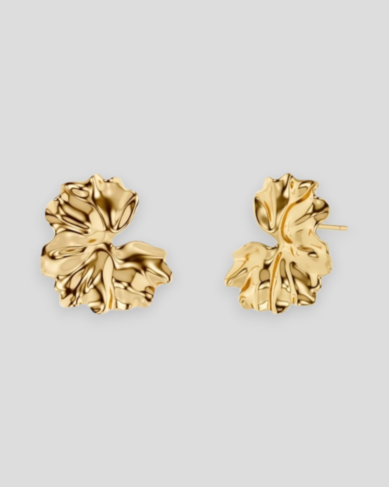 Guld Gerana Studs store øreringe til kvinder fra Edblad Dame, store og elegante i moderne design