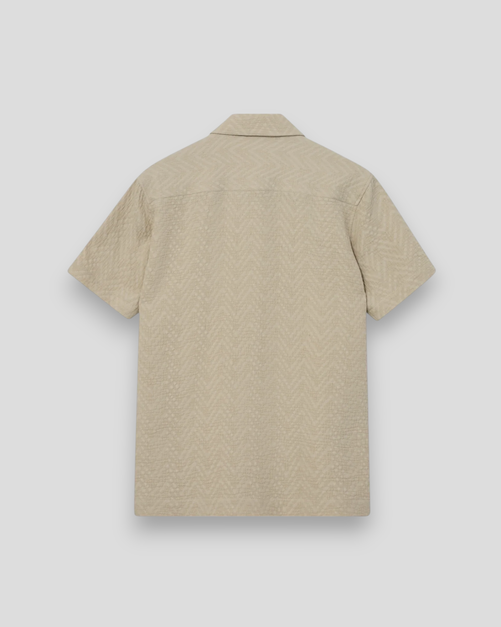 Lækker kortærmet Marco Cuban Rosacel skjorte i beige. Perfekt til hverdagsbrug, ferie eller sommerens feste