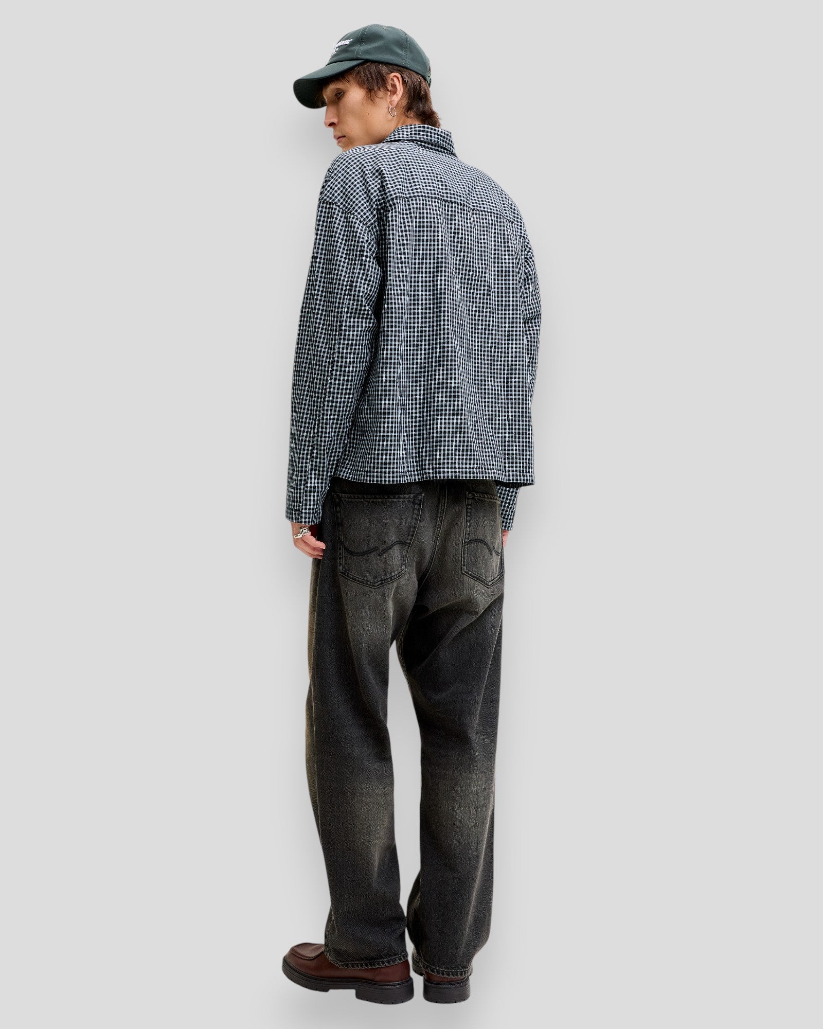 Jack & Jones Austin Clean Check Shirt LS in Sky Captain Checks, long-sleeve casual shirt with a plaid pattern.