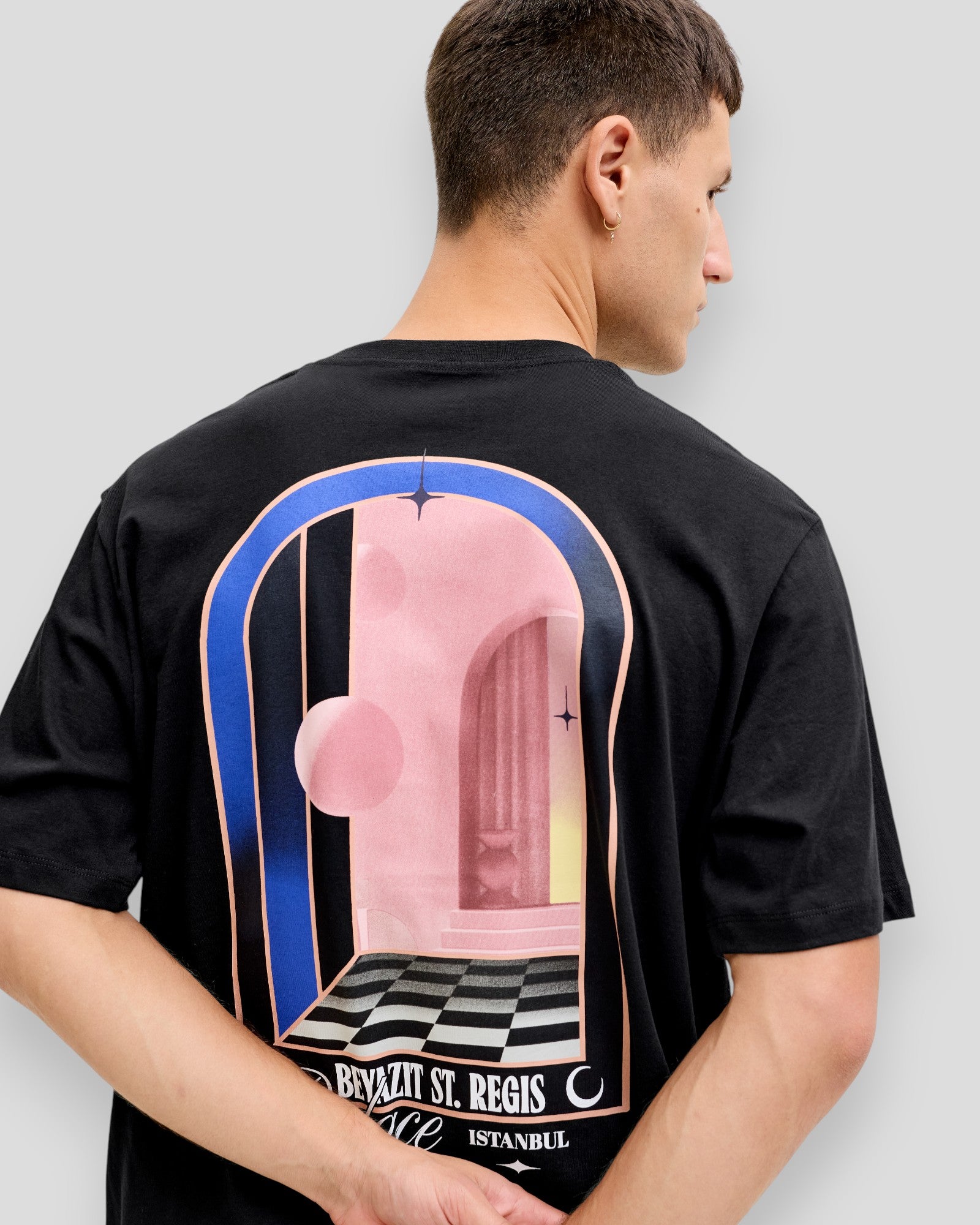 Sort Jack & Jones Paradise Island T-shirt med rundhals, afslappet stil og print på front.