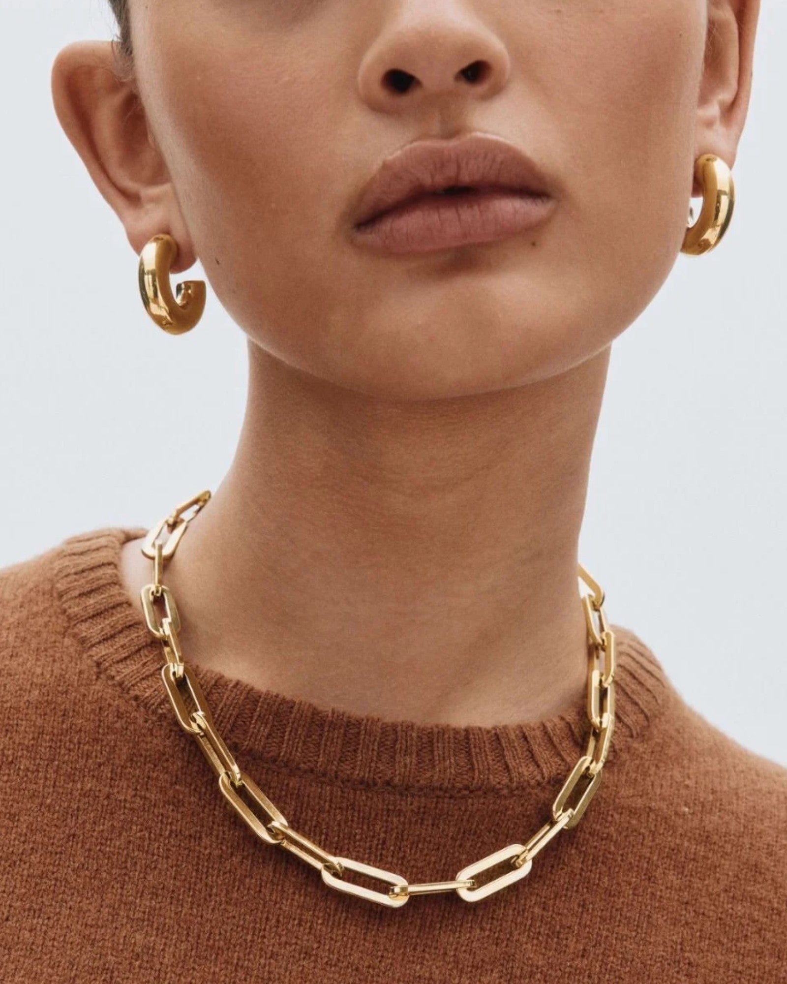 Guld Ivy Maxi halskæde til kvinder fra Edblad med chunky design og elegante detaljer, synlig i billedet.