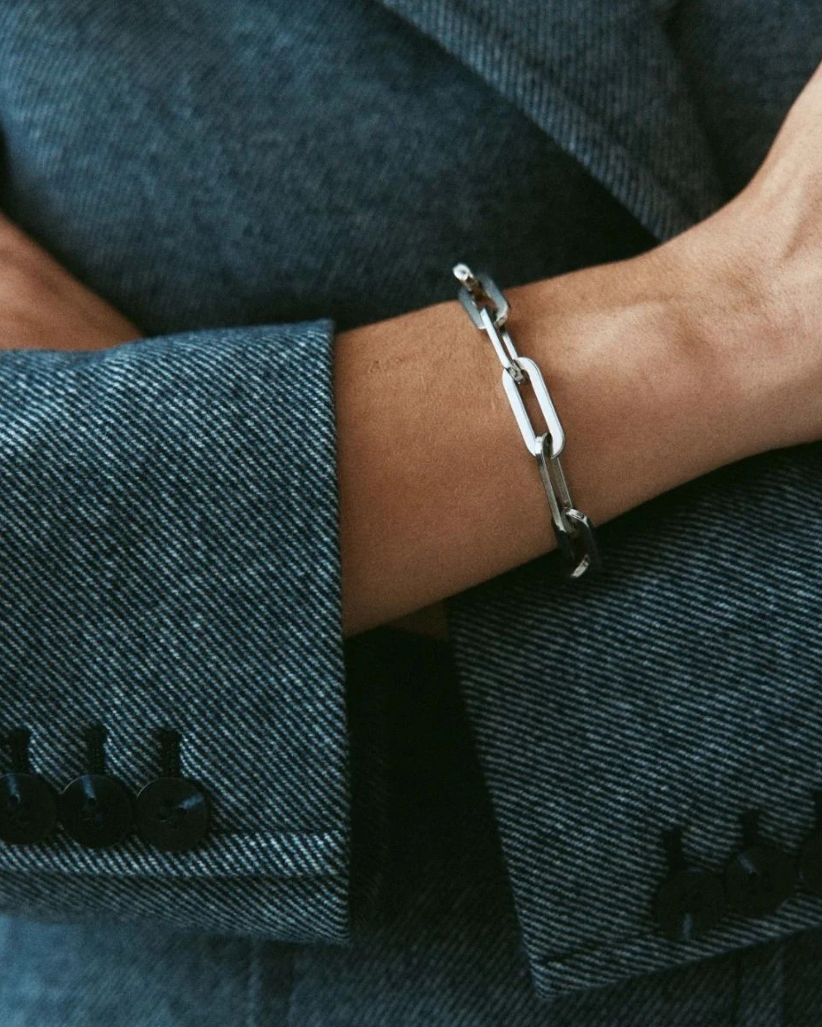 Sølv Ivy Maxi armbånd til damer fra Edblad Dame, elegant og stilfuldt armbånd med moderne design.