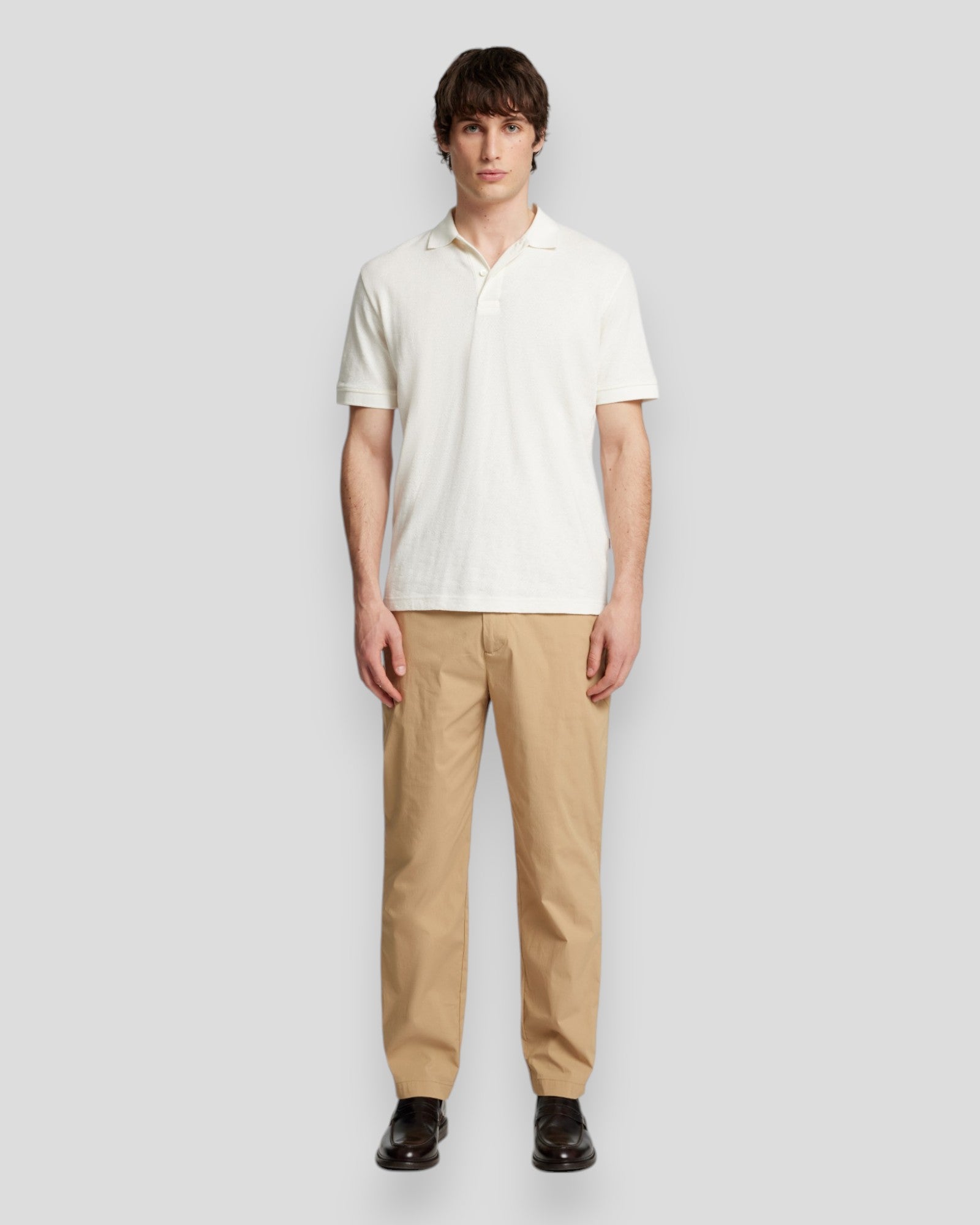 Stilfuld Selected Paul Jacquard SS Polo i off white – perfekt kombination af unikt mønster og behagelig pasform