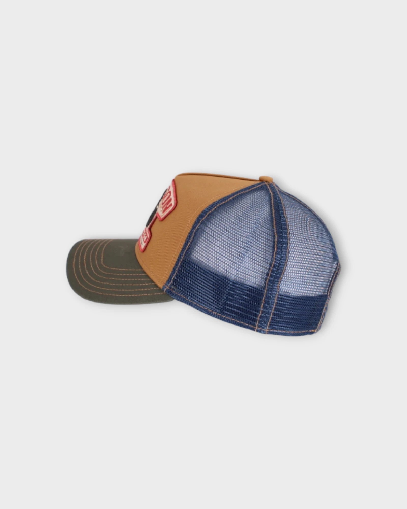 Trucker Cap Motorcycle Army/Khaki - Mortorcykel Stetson Kasket til Mænd. Her set fra siden.