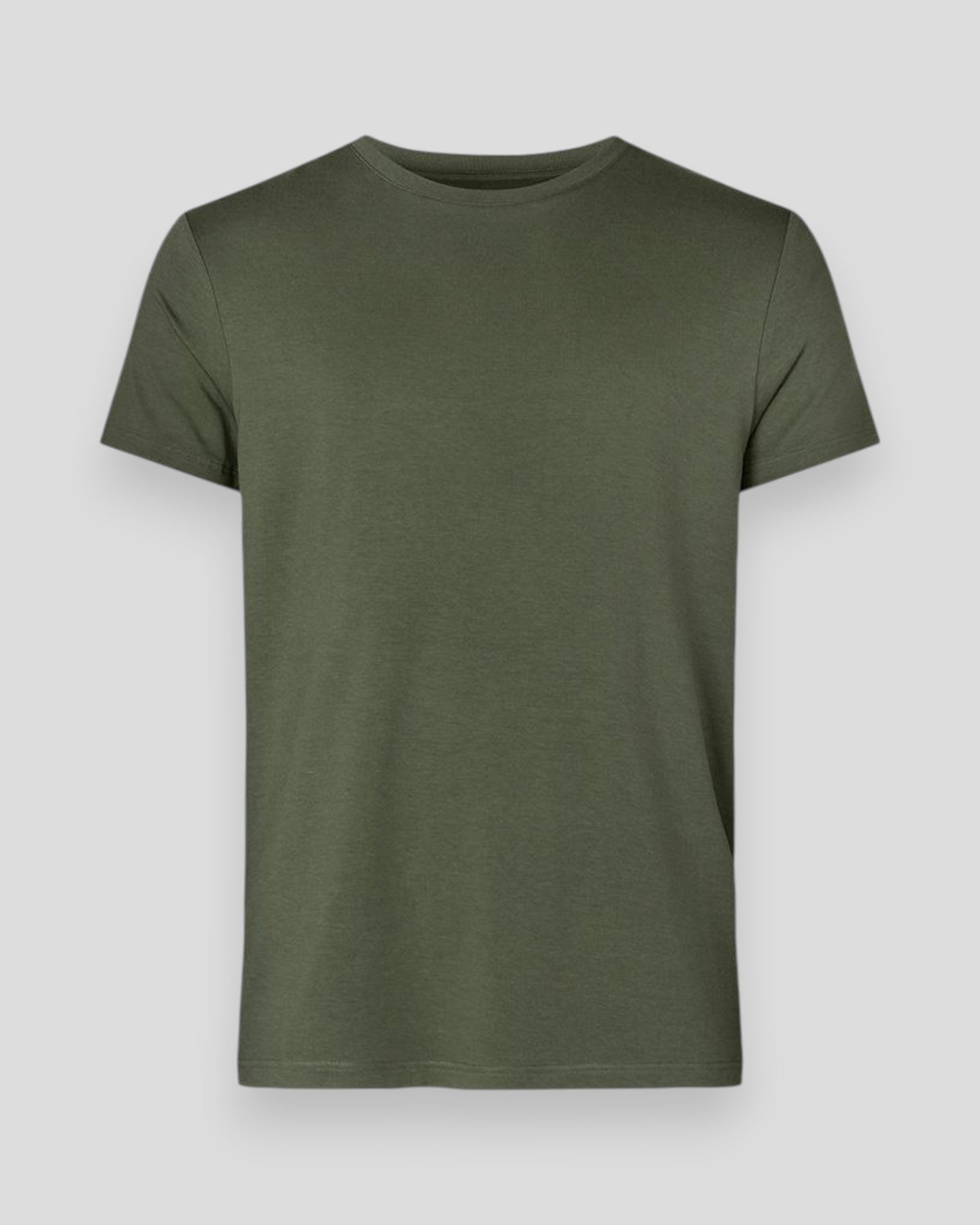 Grøn Resteröds Bamboo T-shirt foran, blød bomuldskvalitet og afslappet pasform i et stilfuldt design.
