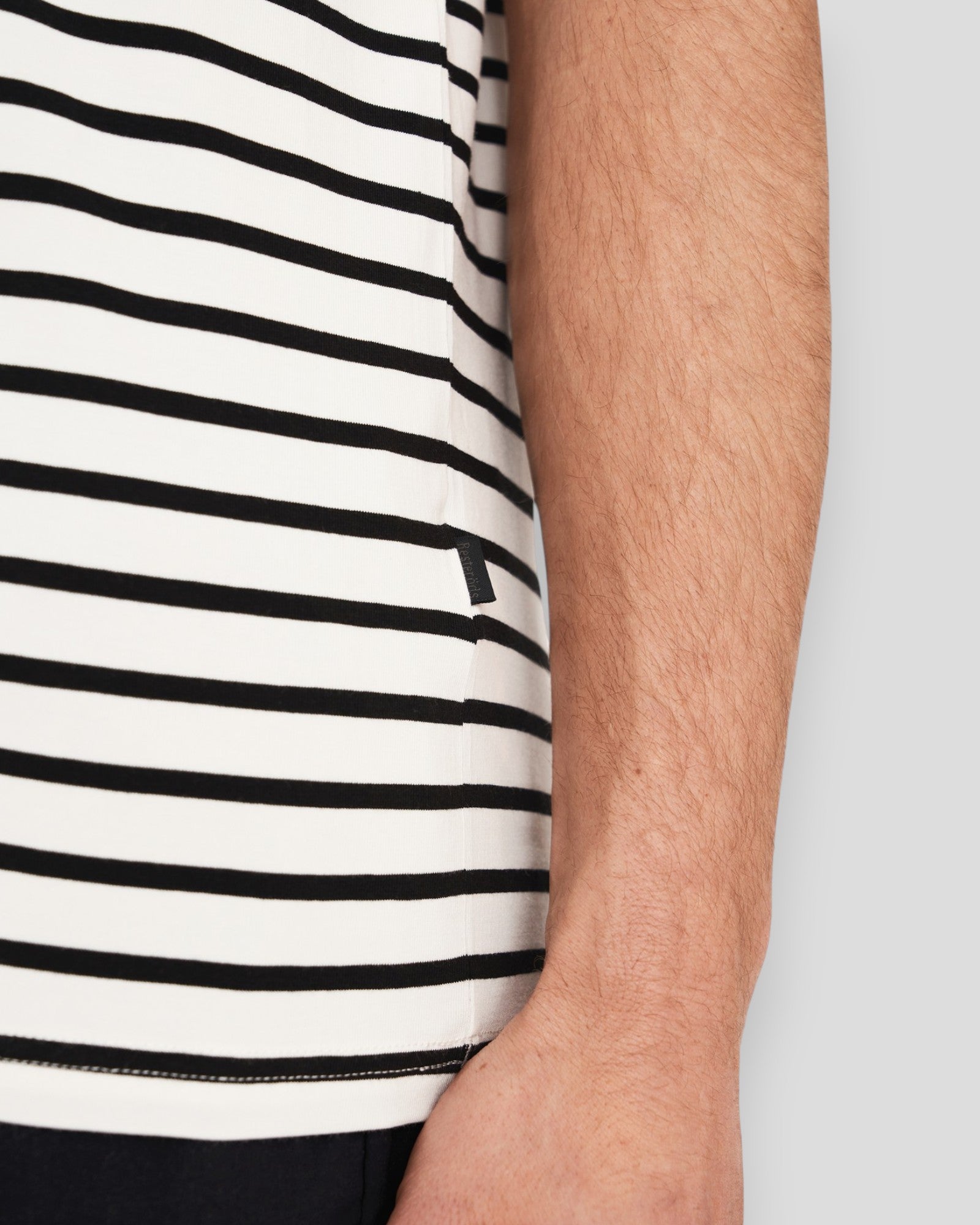 Resteröds Bamboo Tee - Black Stripes