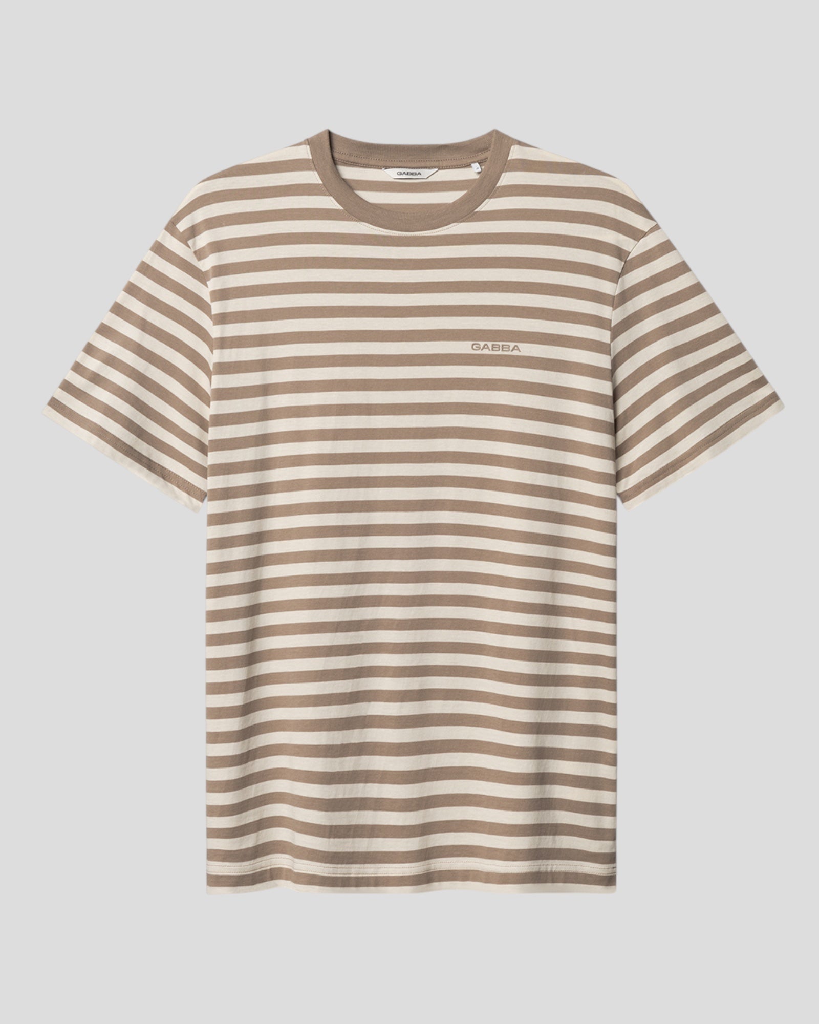 Gabba Dune Logo Stripes SS T-shirt i beige med striber og logo, let og casual design.