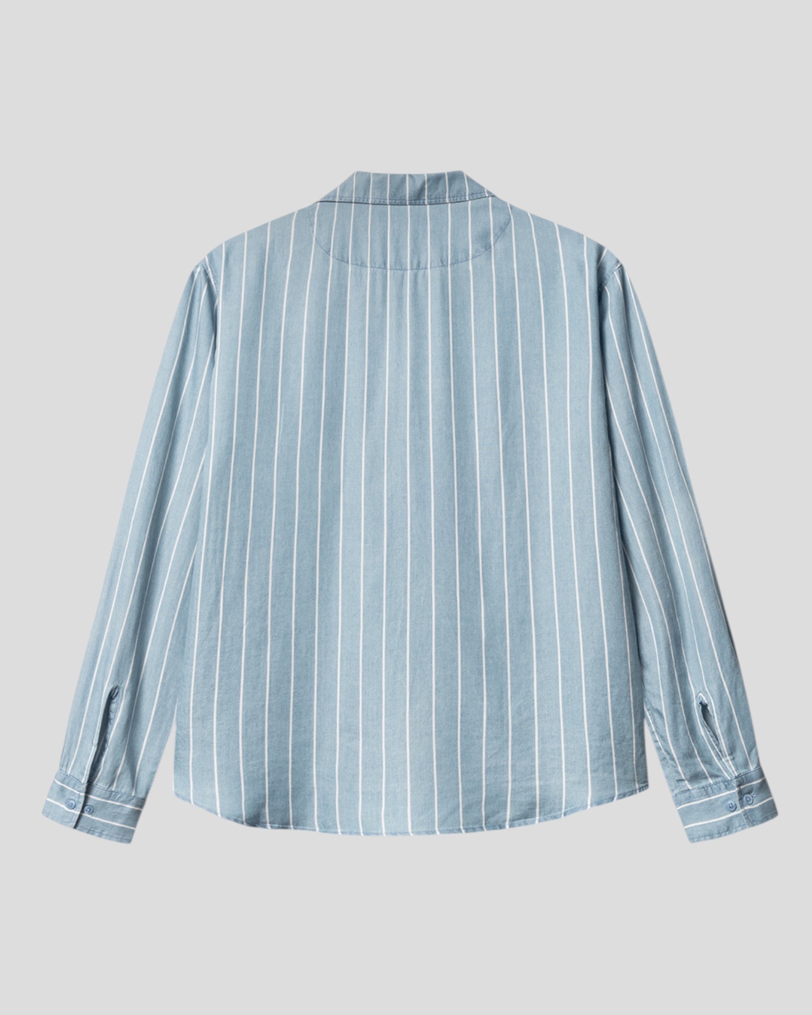 Gabba Timo Resort Stripes langærmet skjorte i lys blå denim med striber, casual herreskirt til afslappet stil.