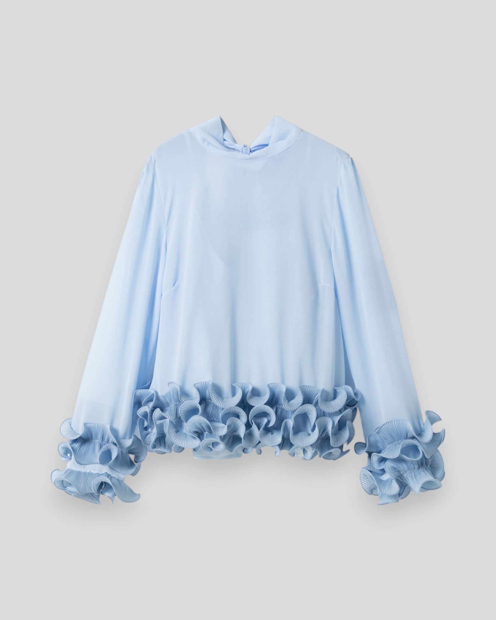 Noella N-Latanietta bluse til kvinder i lyseblå med let stof og rund hals, vist på model.
