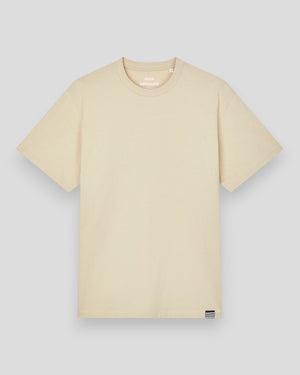 Mads Nørgaard Fine Jersey Thor T-shirt med kastelvæg design, blødt jersey stof, afslappet pasform og moderne stil.