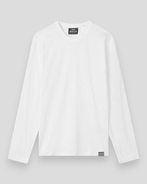 Hvid langærmet T-shirt fra Mads Nørgaard Fine Jersey Thor Tee LS FAV, vises med enkelt design og blødt jersey materiale.