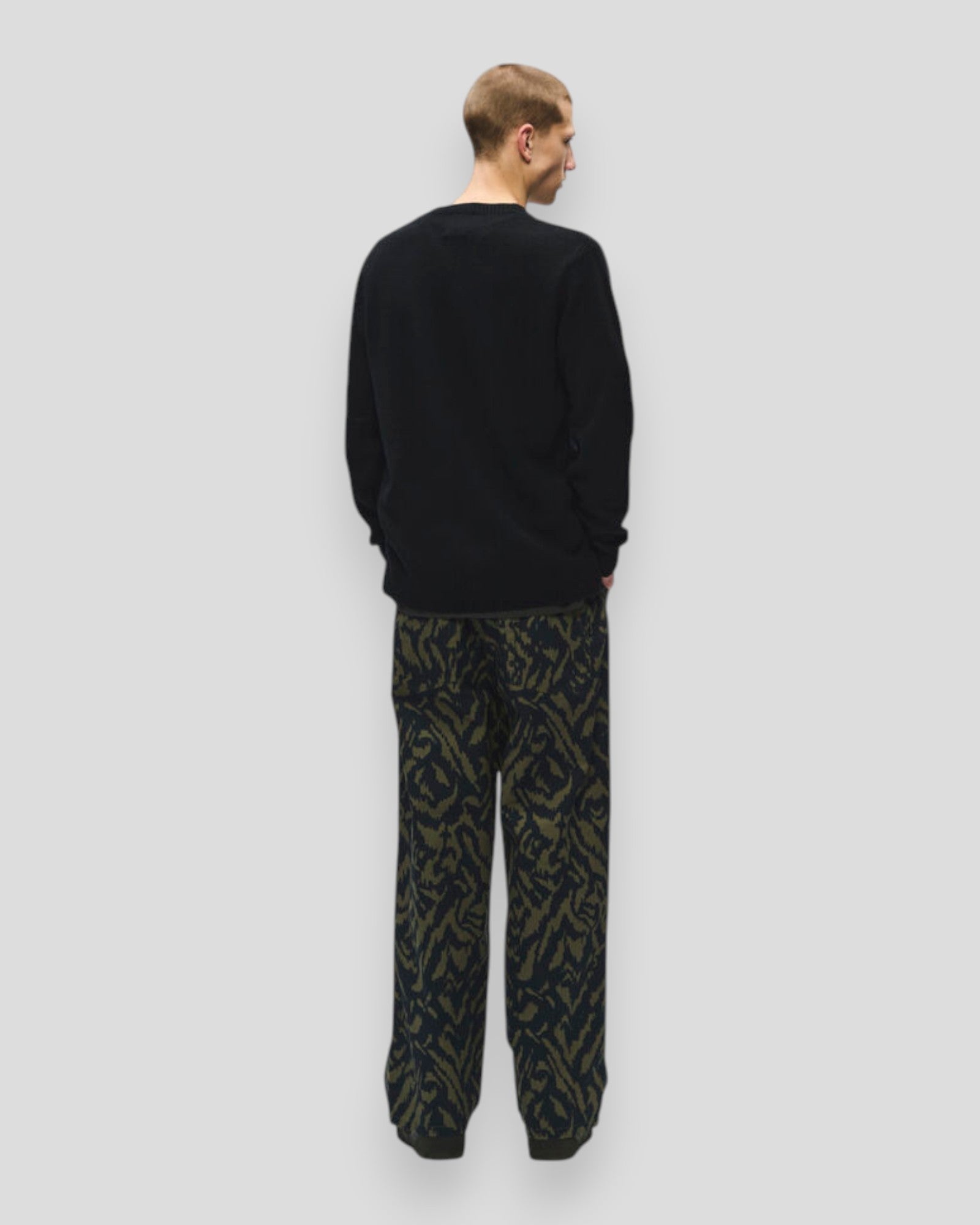 Tay L Pullover - Black
