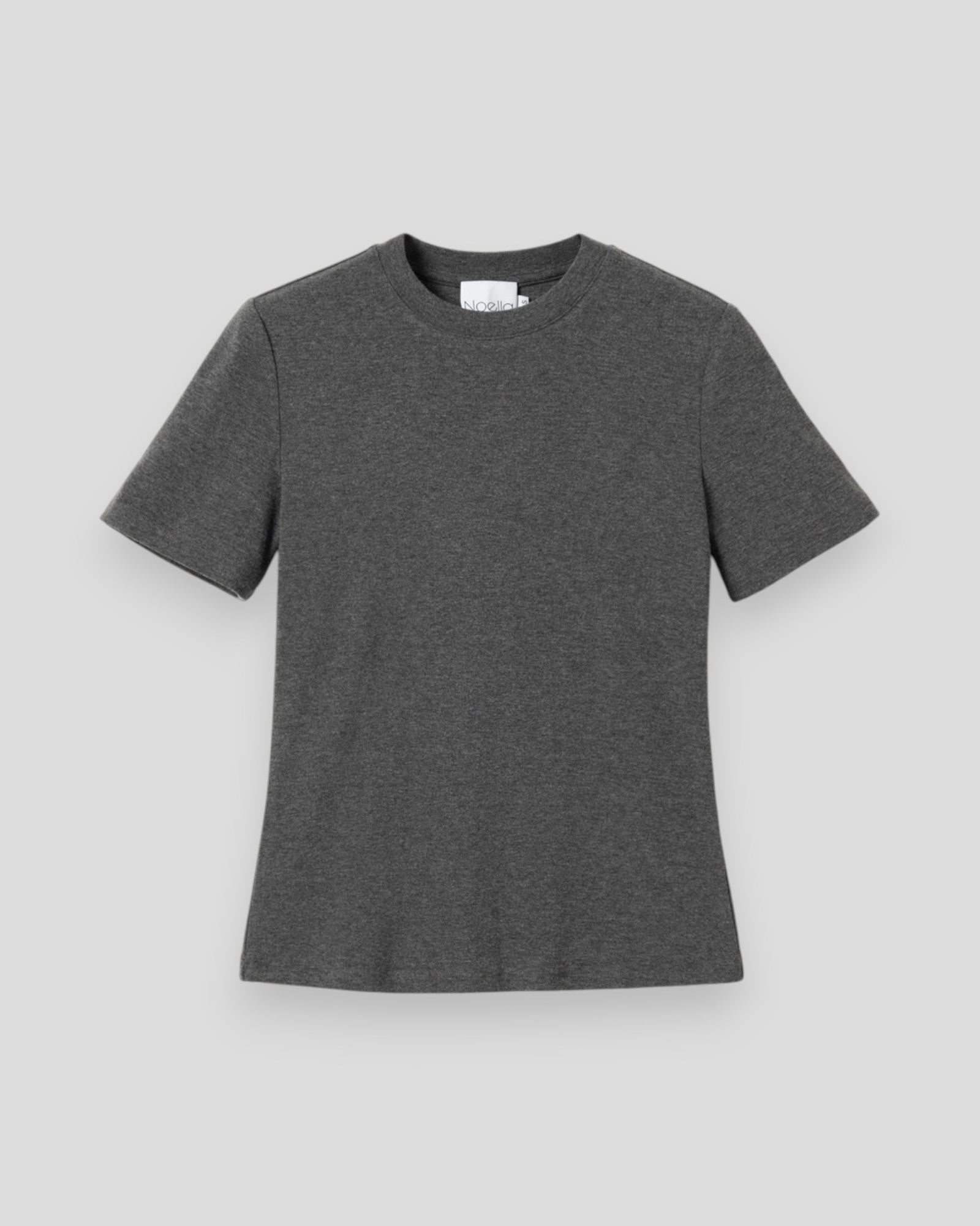 Noella Lidie SS Top i mørkegrå melange, let og casual, vist fra front med rund hals og kort ærme.